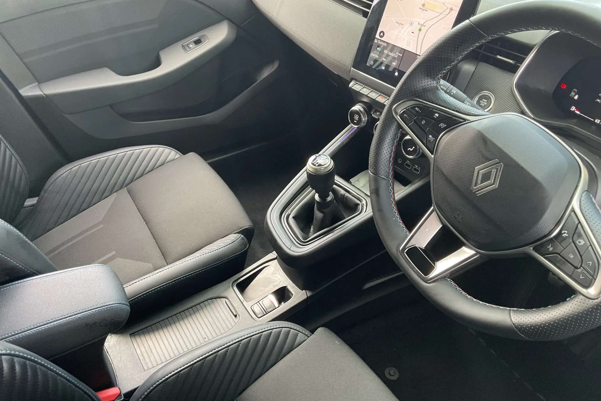 2025 RENAULT CLIO 2025 RENAULT CLIO