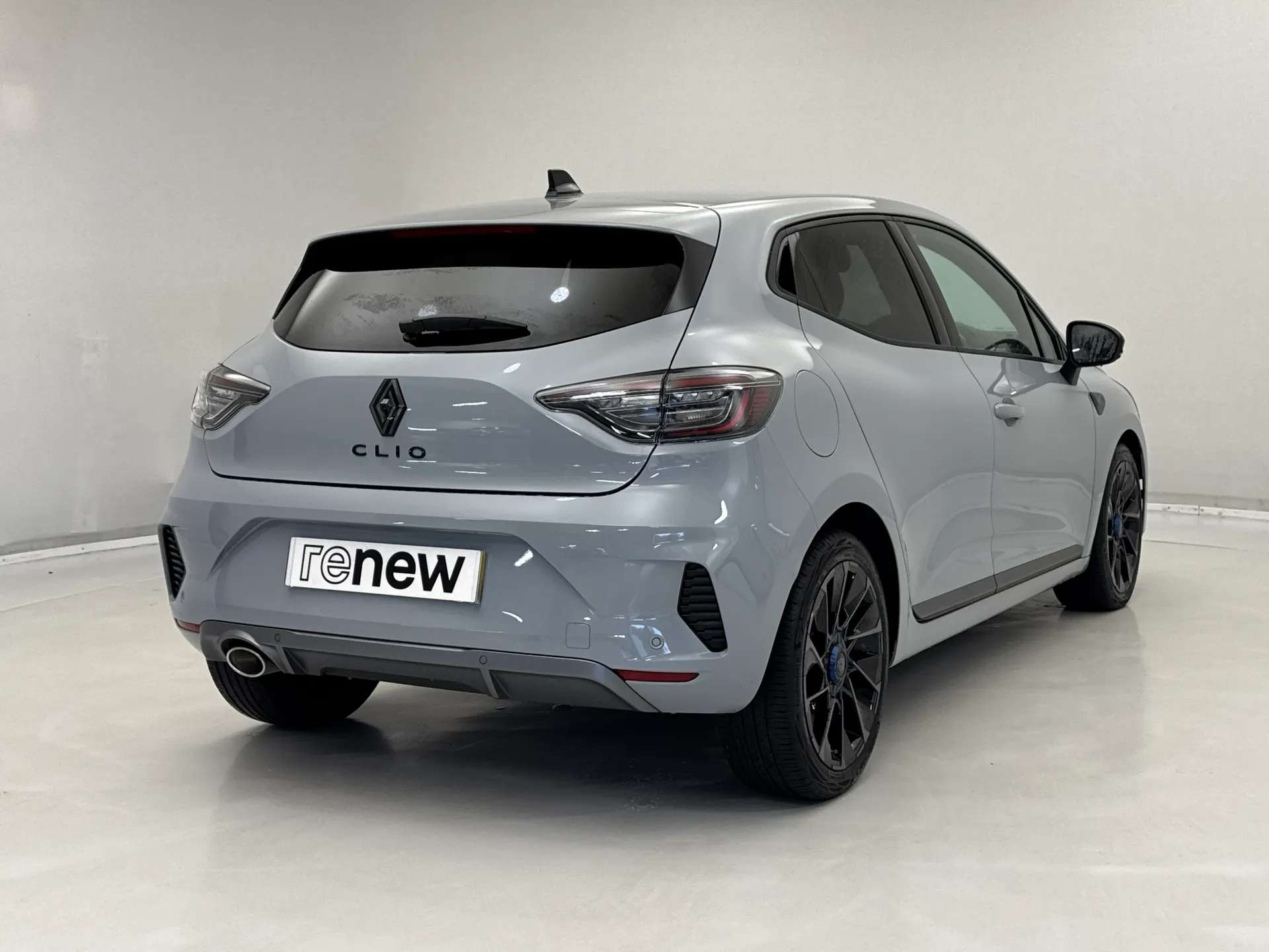 A 2025 RENAULT CLIO 1.0 TCe 90 Esprit Alpine 5dr A 2025 RENAULT CLIO 1.0 TCe 90 Esprit Alpine 5dr