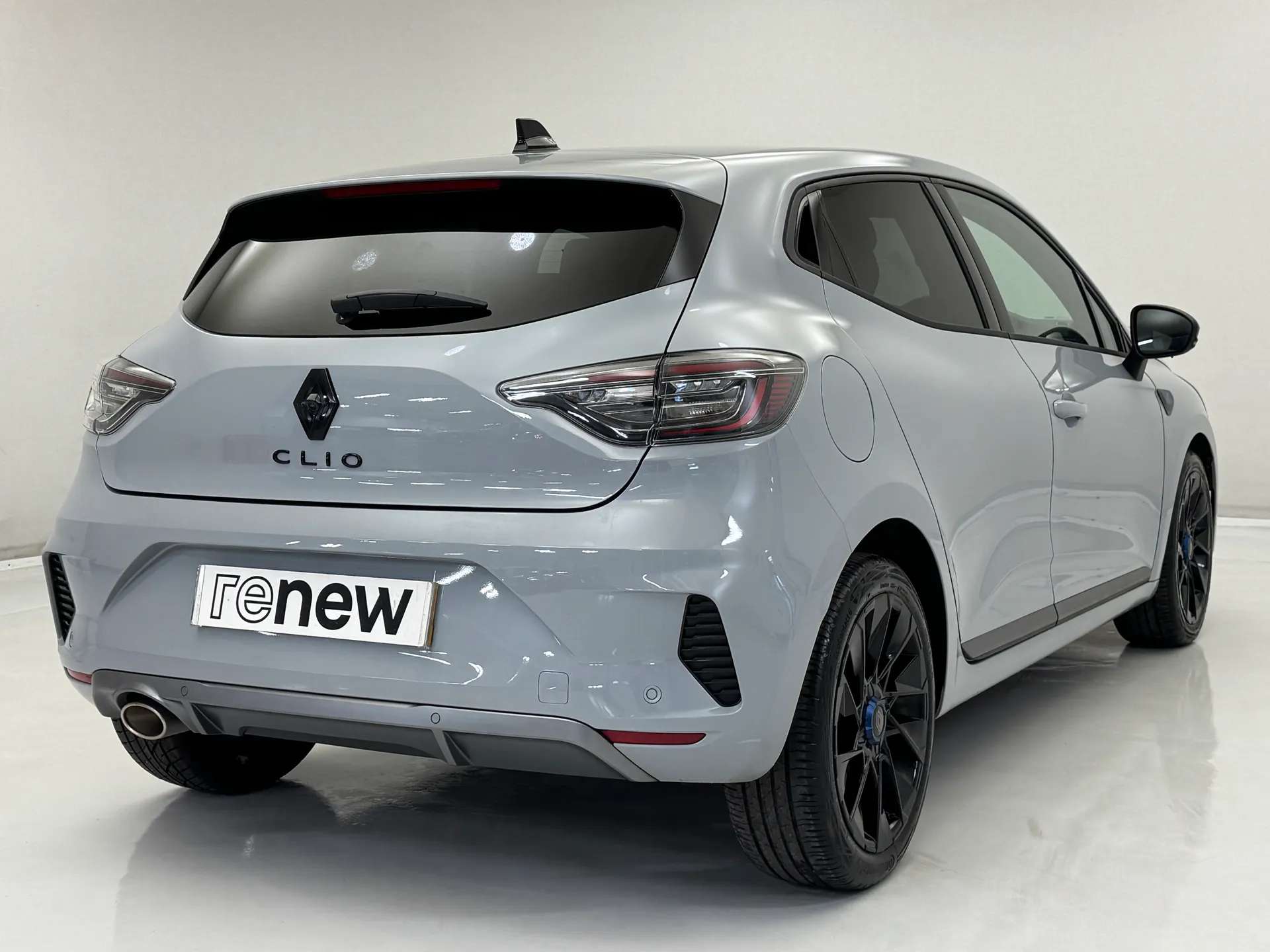 A 2025 RENAULT CLIO 1.0 TCe 90 Esprit Alpine 5dr A 2025 RENAULT CLIO 1.0 TCe 90 Esprit Alpine 5dr