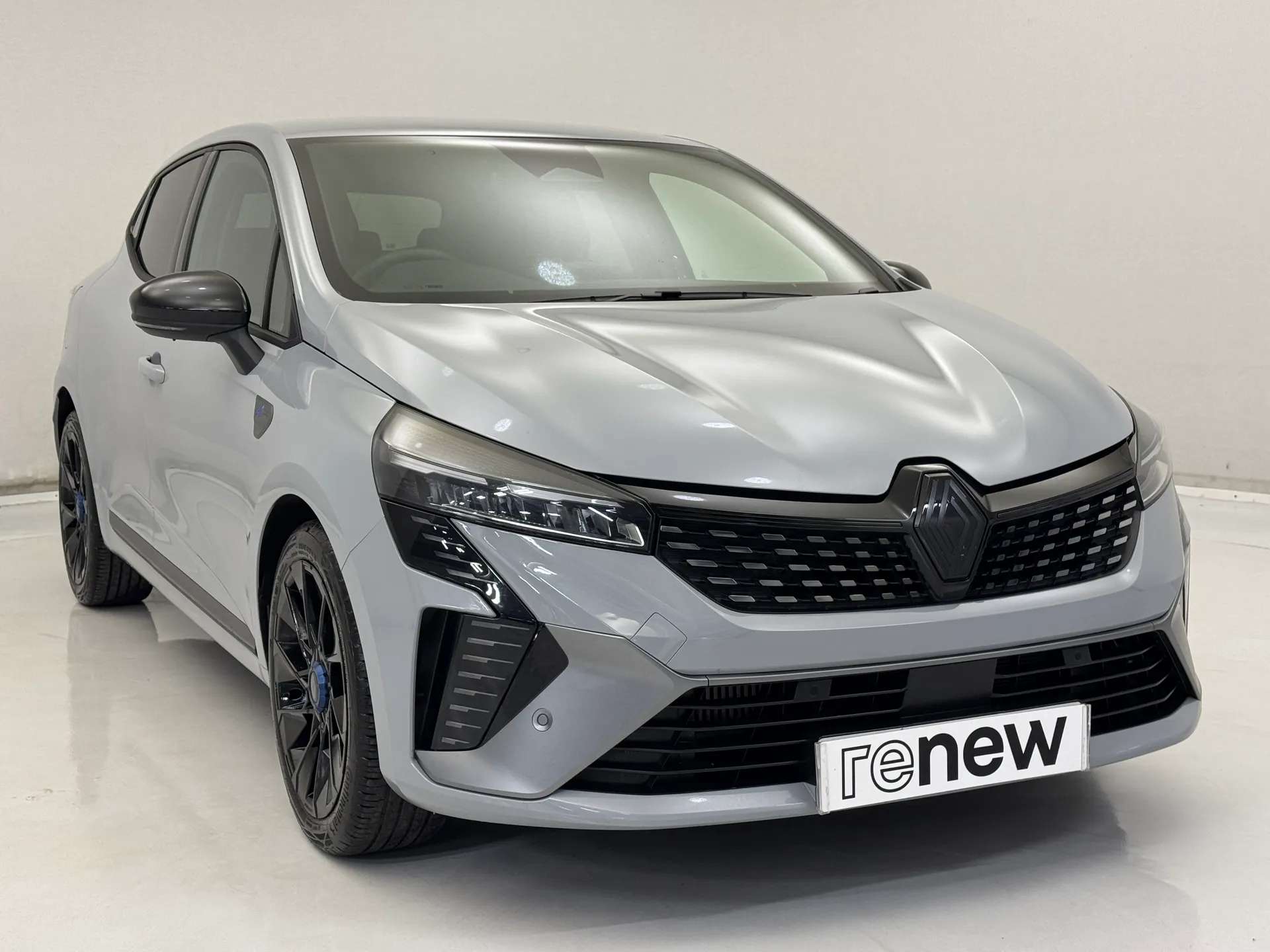 A 2025 RENAULT CLIO 1.0 TCe 90 Esprit Alpine 5dr A 2025 RENAULT CLIO 1.0 TCe 90 Esprit Alpine 5dr