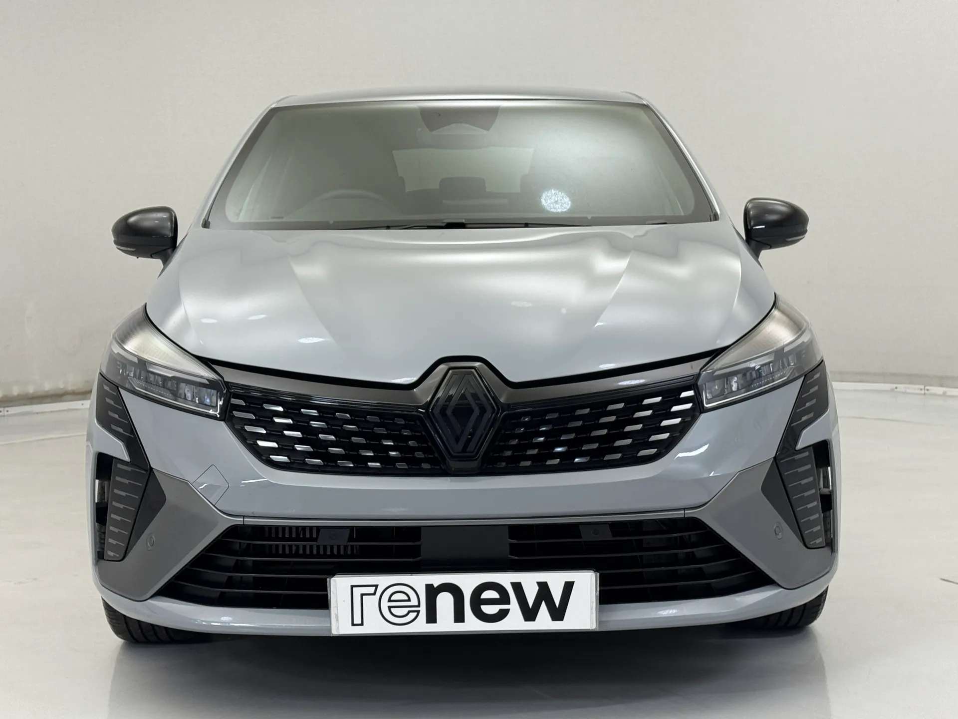 A 2025 RENAULT CLIO 1.0 TCe 90 Esprit Alpine 5dr A 2025 RENAULT CLIO 1.0 TCe 90 Esprit Alpine 5dr