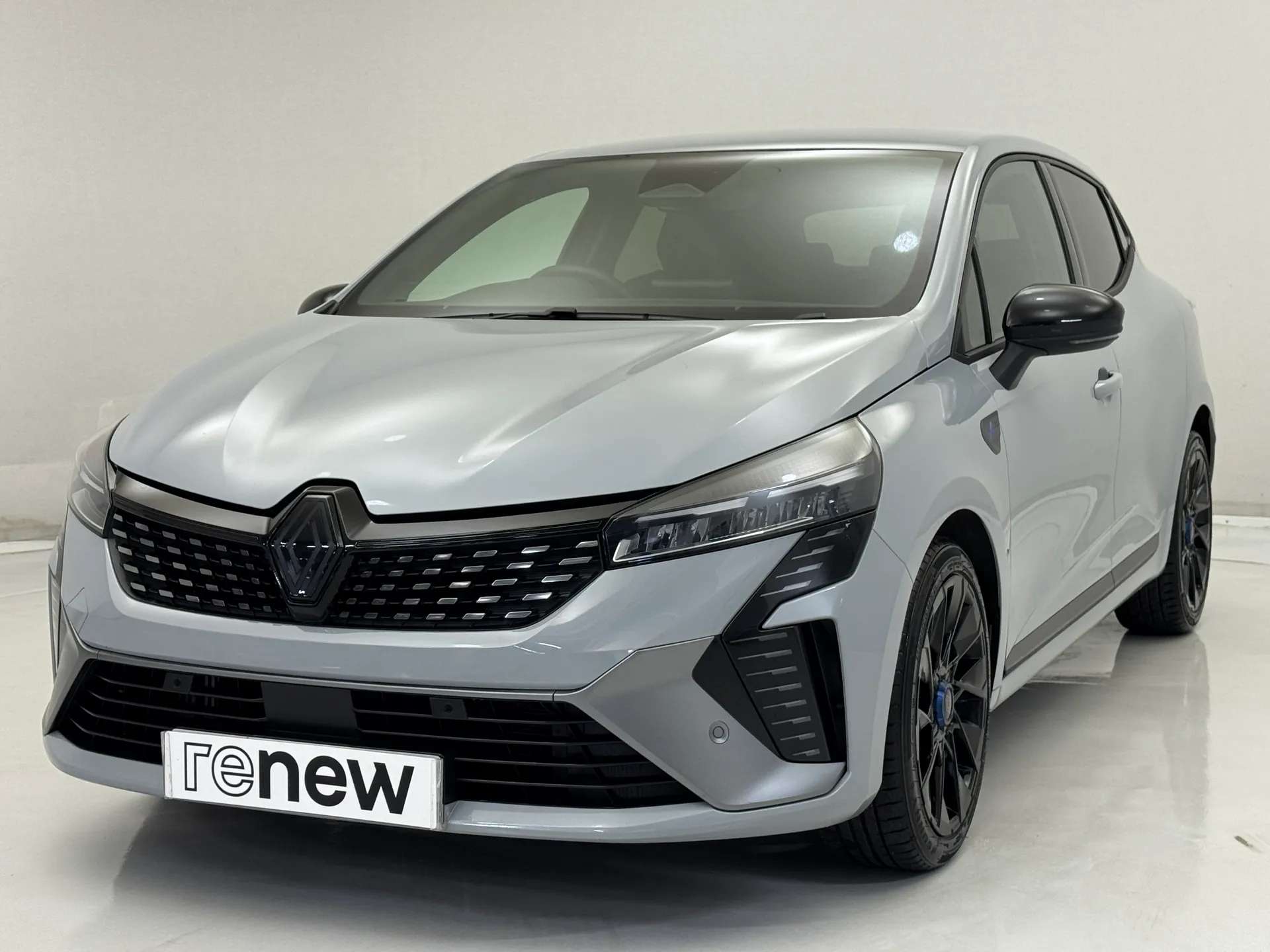 A 2025 RENAULT CLIO 1.0 TCe 90 Esprit Alpine 5dr A 2025 RENAULT CLIO 1.0 TCe 90 Esprit Alpine 5dr