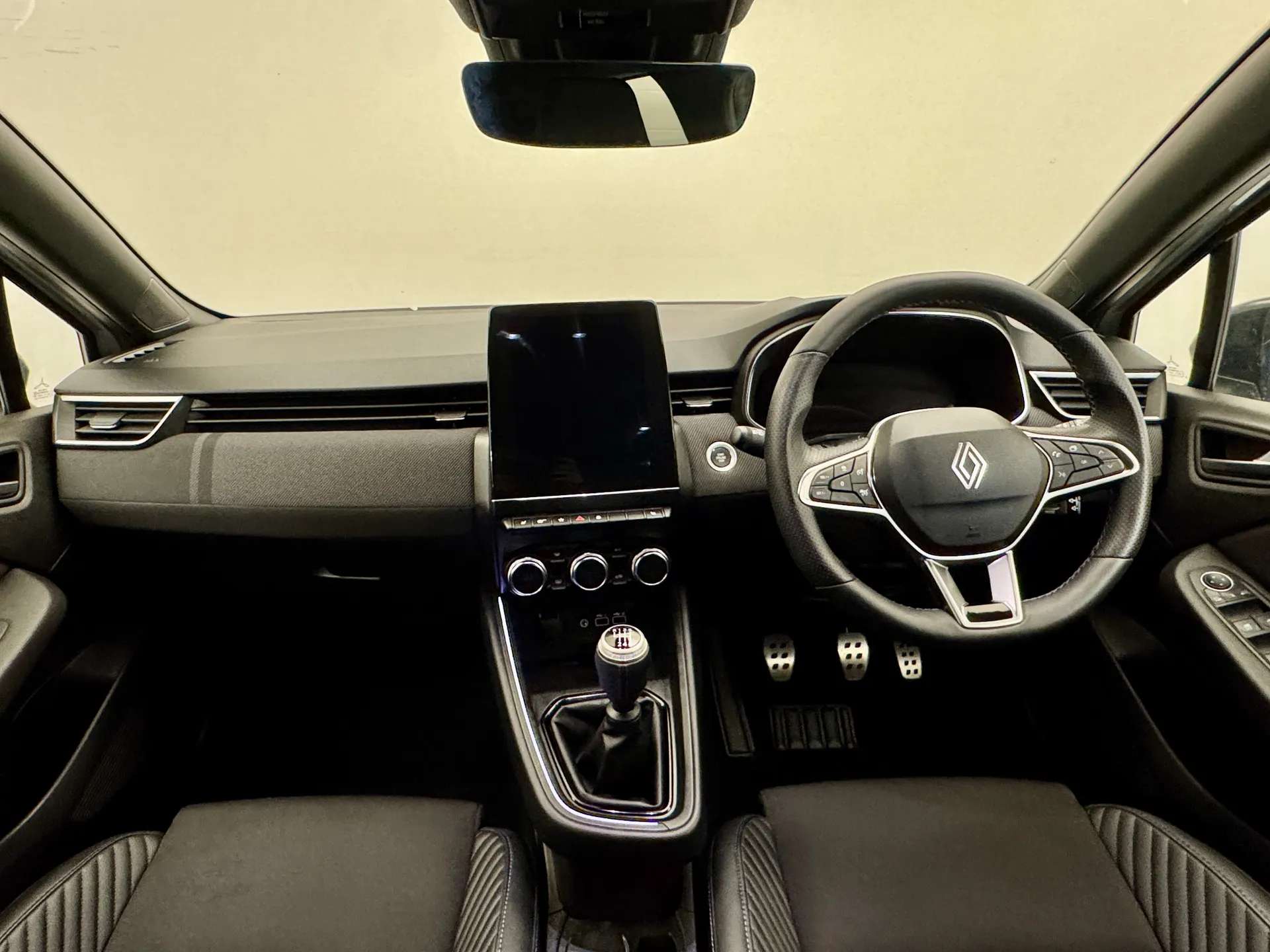 2025 RENAULT CLIO 2025 RENAULT CLIO