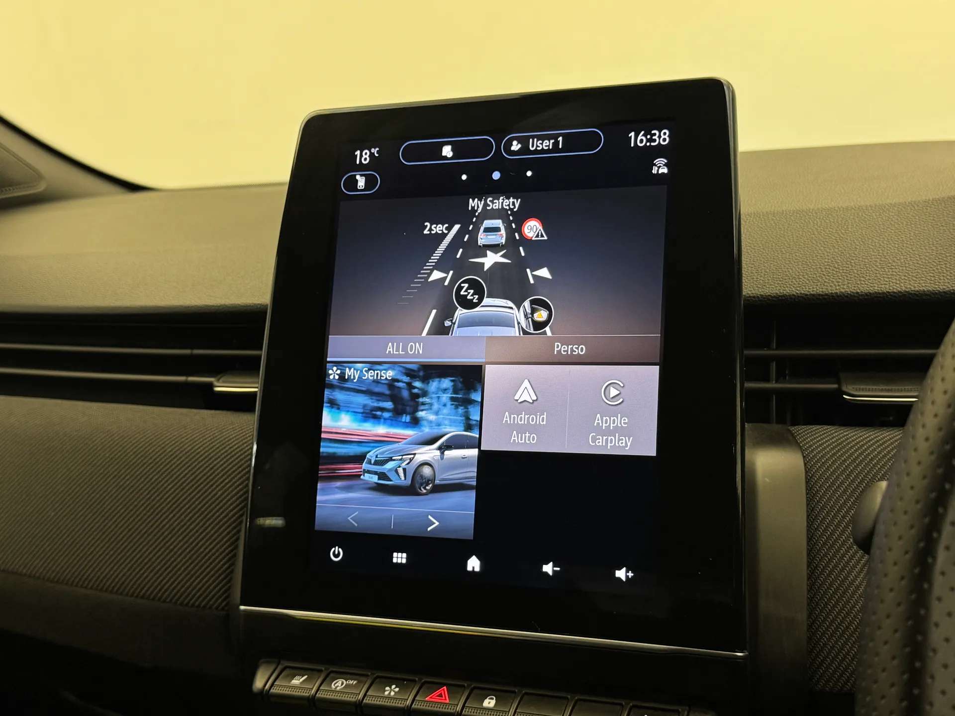 2025 RENAULT CLIO 2025 RENAULT CLIO