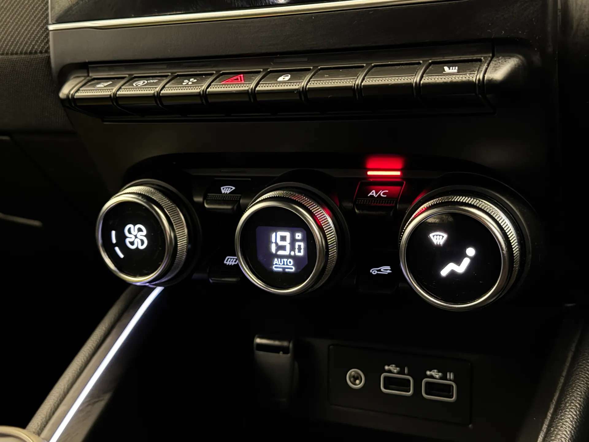 2025 RENAULT CLIO 2025 RENAULT CLIO