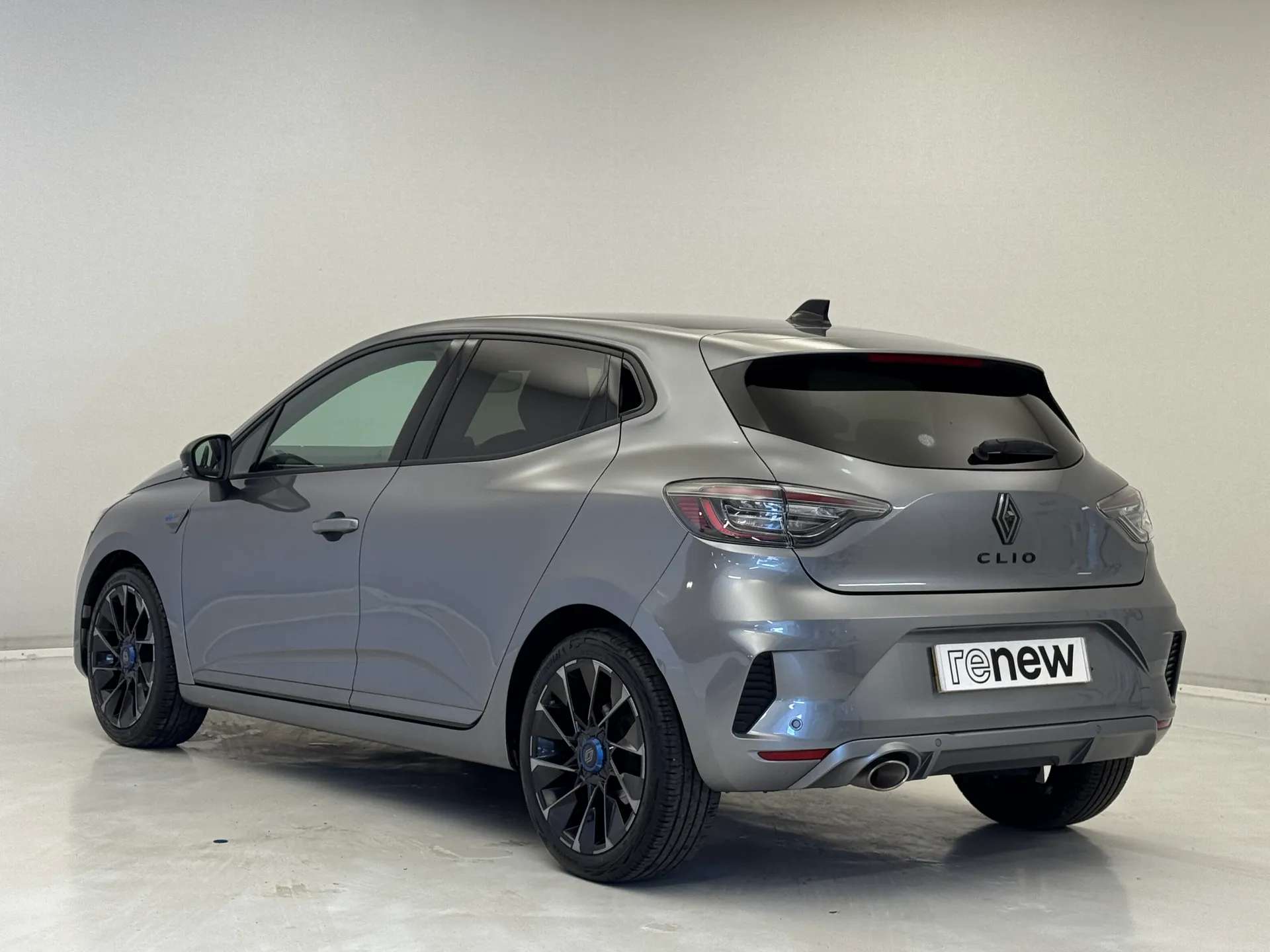 A 2025 RENAULT CLIO 1.0 TCe 90 Esprit Alpine 5dr A 2025 RENAULT CLIO 1.0 TCe 90 Esprit Alpine 5dr