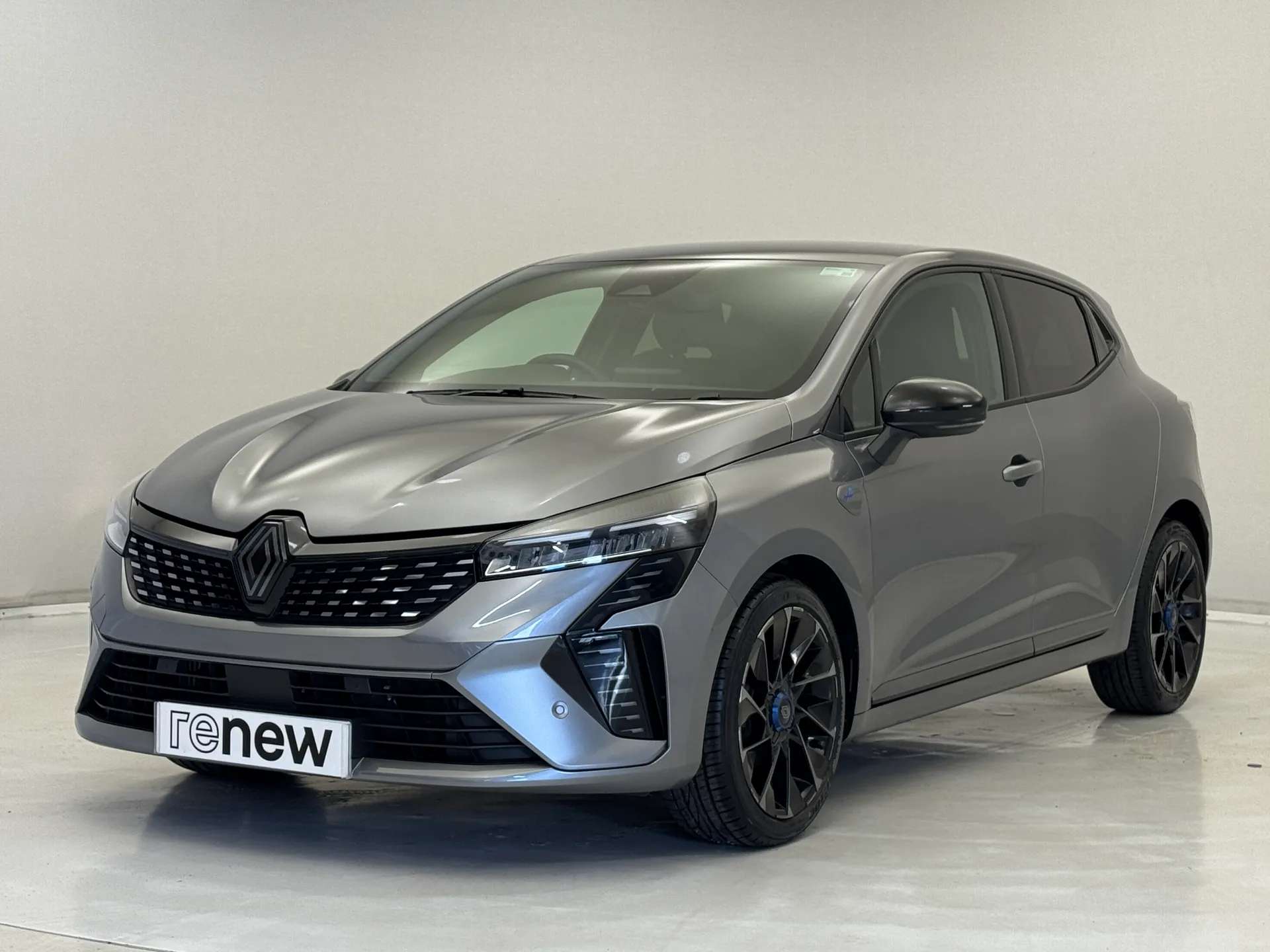 A 2025 RENAULT CLIO 1.0 TCe 90 Esprit Alpine 5dr A 2025 RENAULT CLIO 1.0 TCe 90 Esprit Alpine 5dr