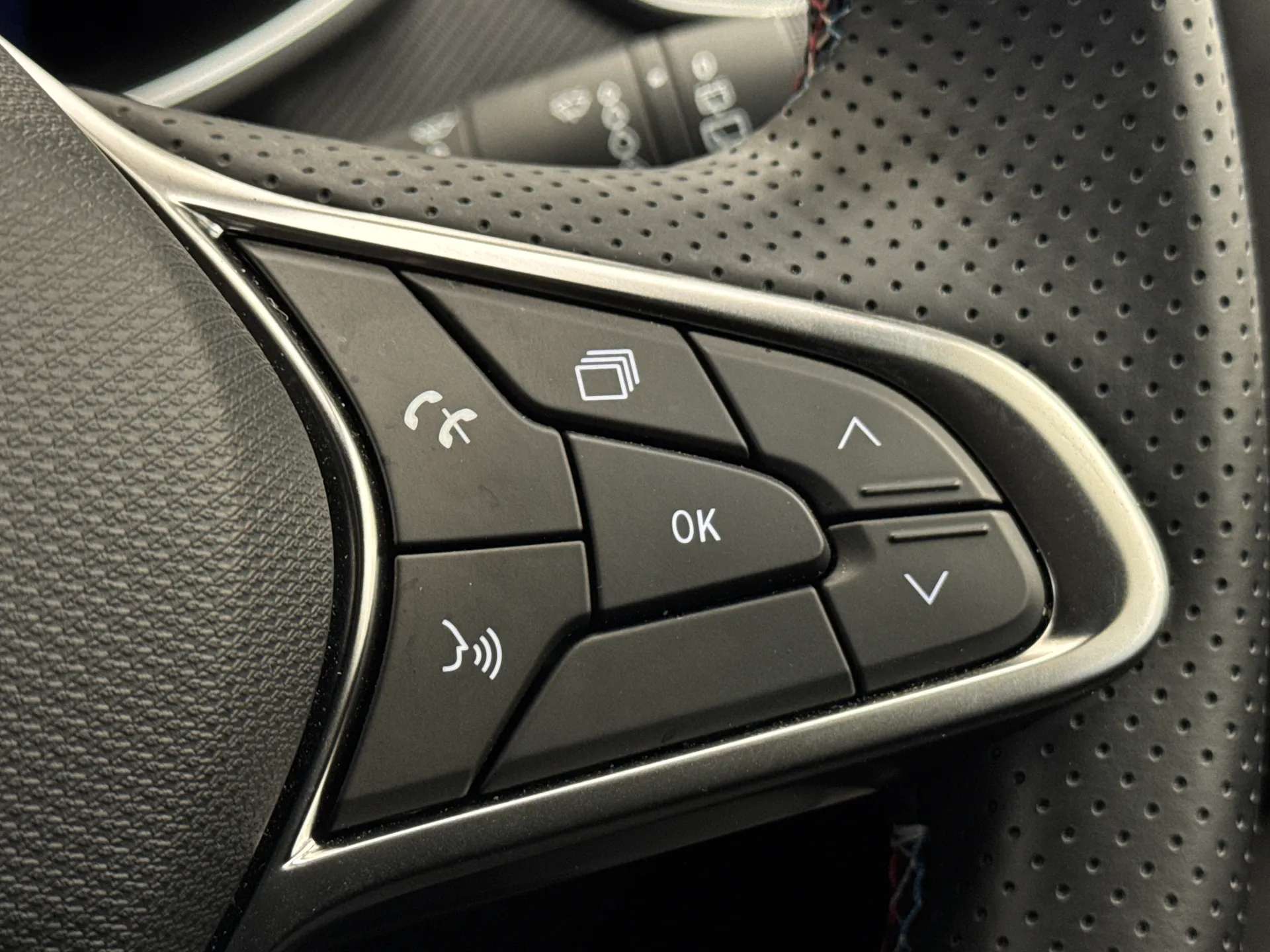 2025 RENAULT CLIO 2025 RENAULT CLIO