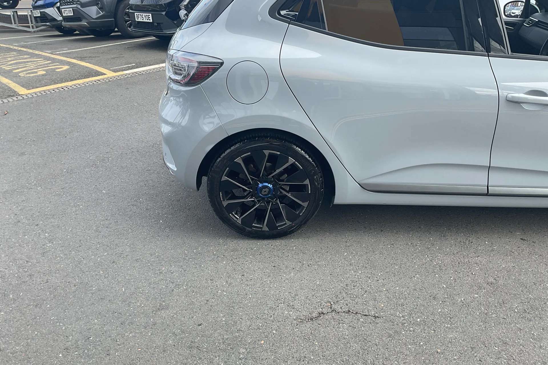 A 2025 RENAULT CLIO 1.0 TCe 90 Esprit Alpine 5dr A 2025 RENAULT CLIO 1.0 TCe 90 Esprit Alpine 5dr