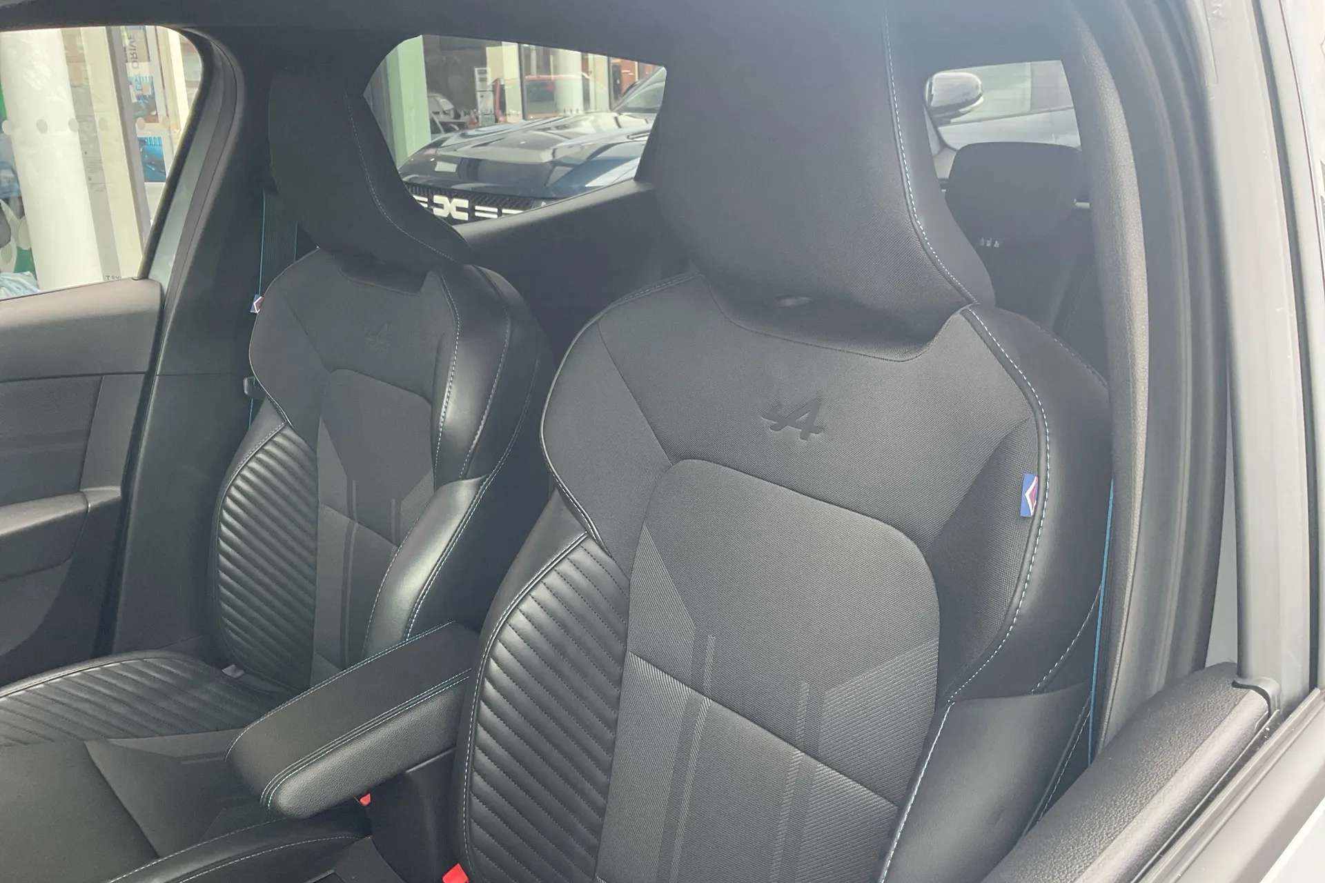 2025 RENAULT CLIO 2025 RENAULT CLIO