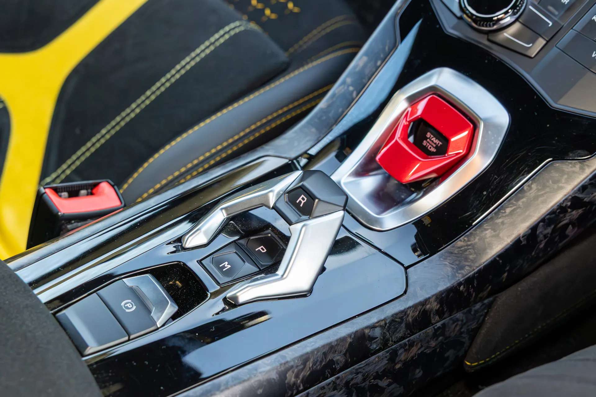 2017 LAMBORGHINI HURACAN 2017 LAMBORGHINI HURACAN