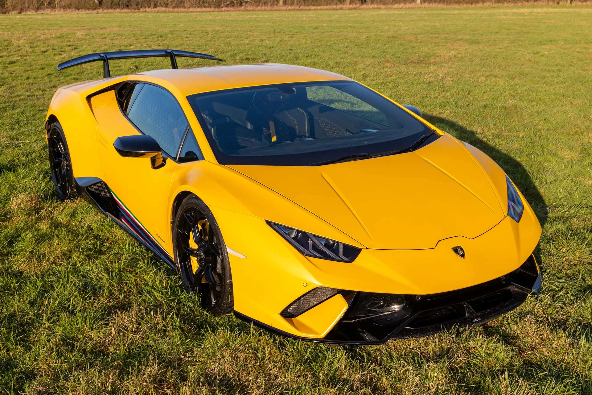 A 2017 LAMBORGHINI HURACAN LP 640-4 Performante 2dr LDF A 2017 LAMBORGHINI HURACAN LP 640-4 Performante 2dr LDF