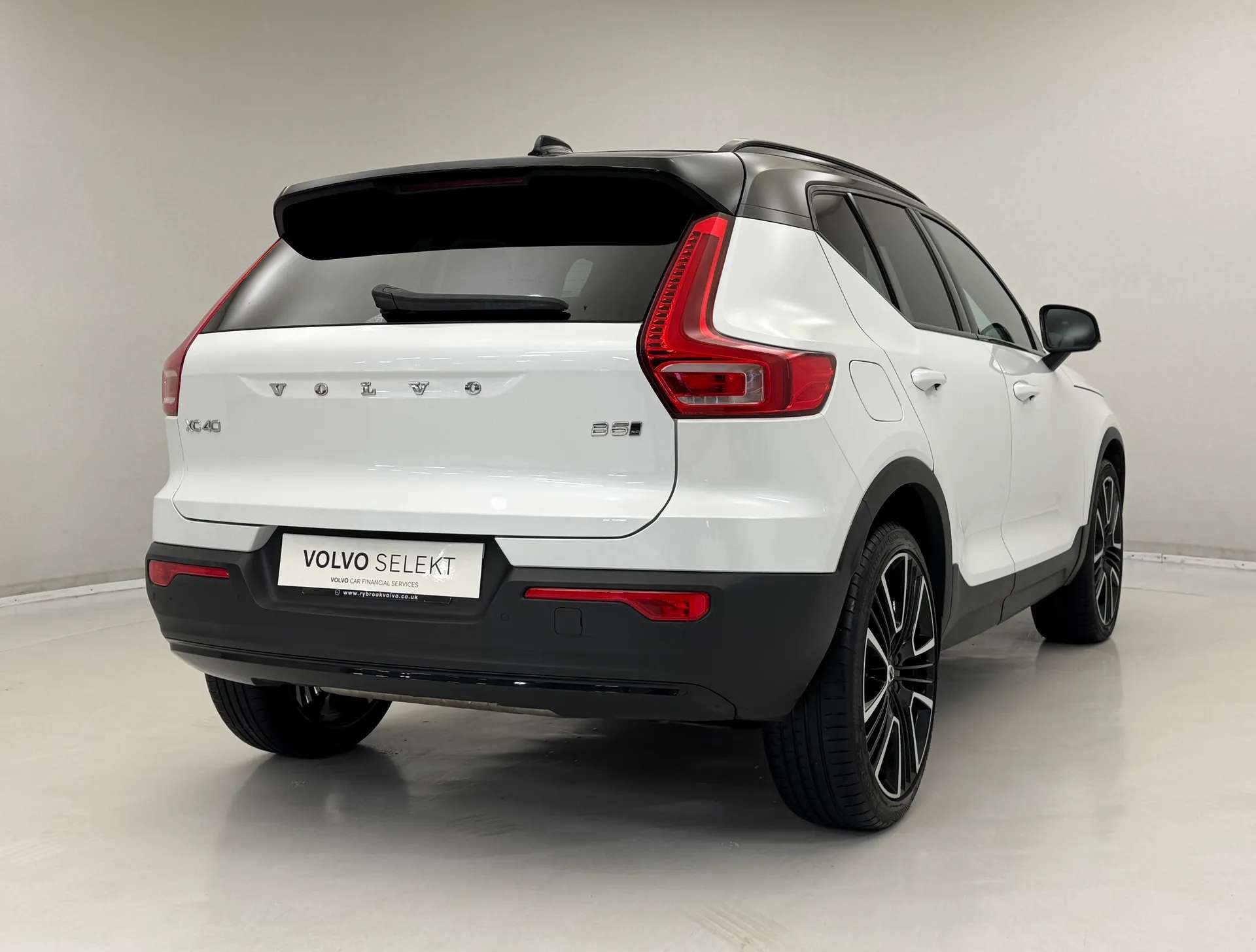 2021 VOLVO XC40 2021 VOLVO XC40