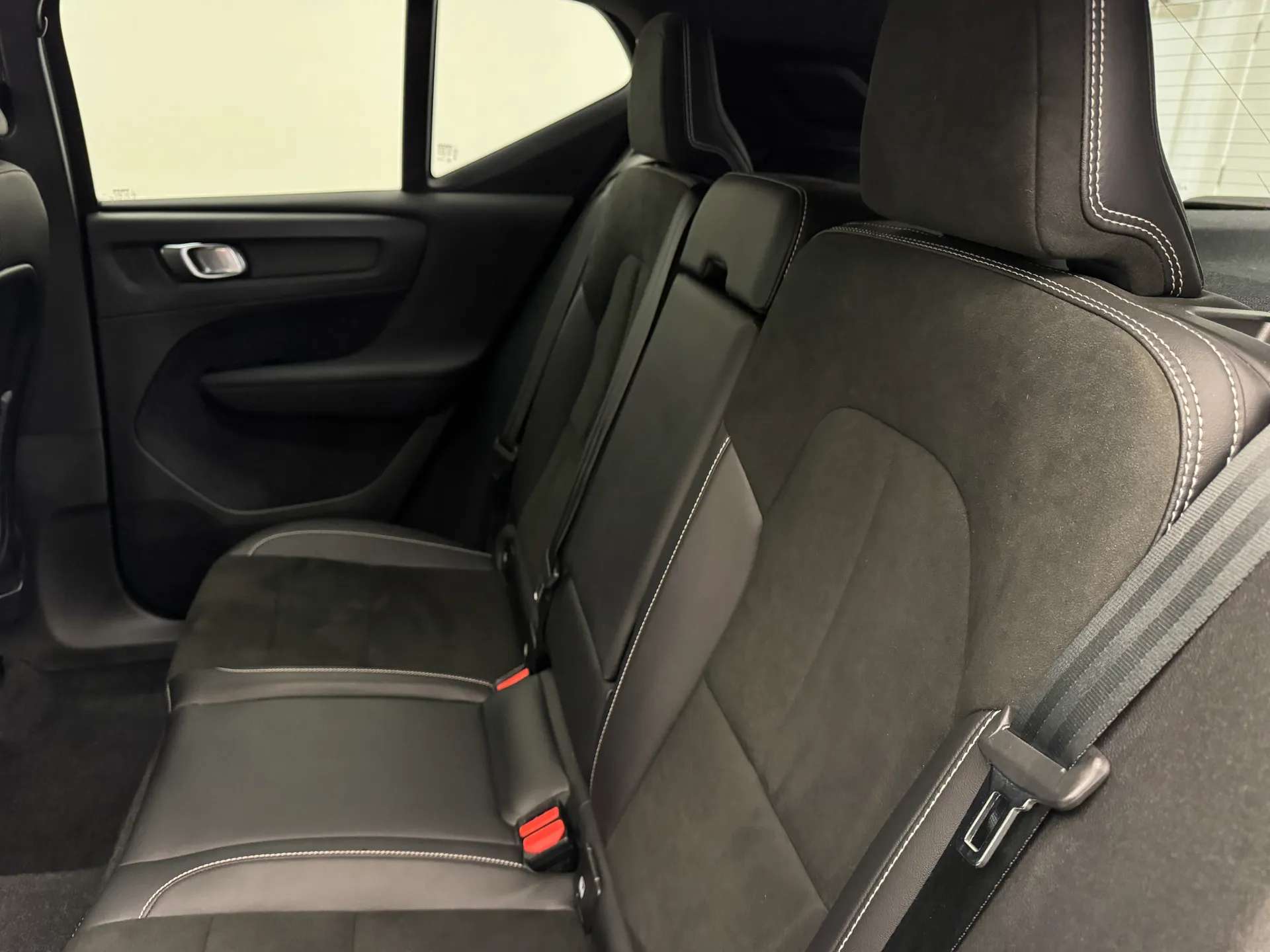 2021 VOLVO XC40 2021 VOLVO XC40