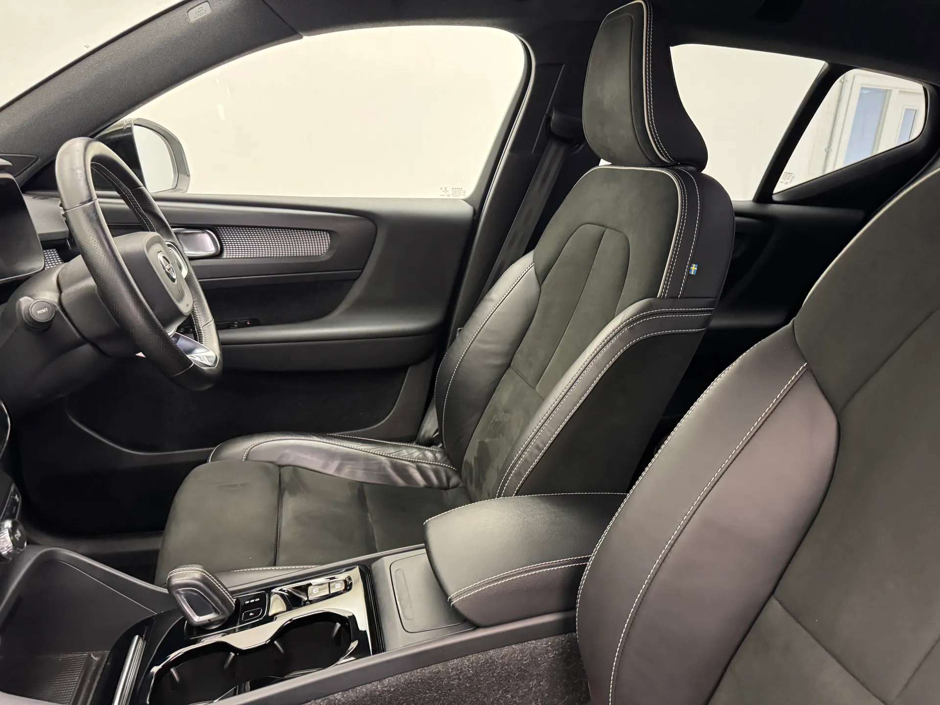 2021 VOLVO XC40 2021 VOLVO XC40