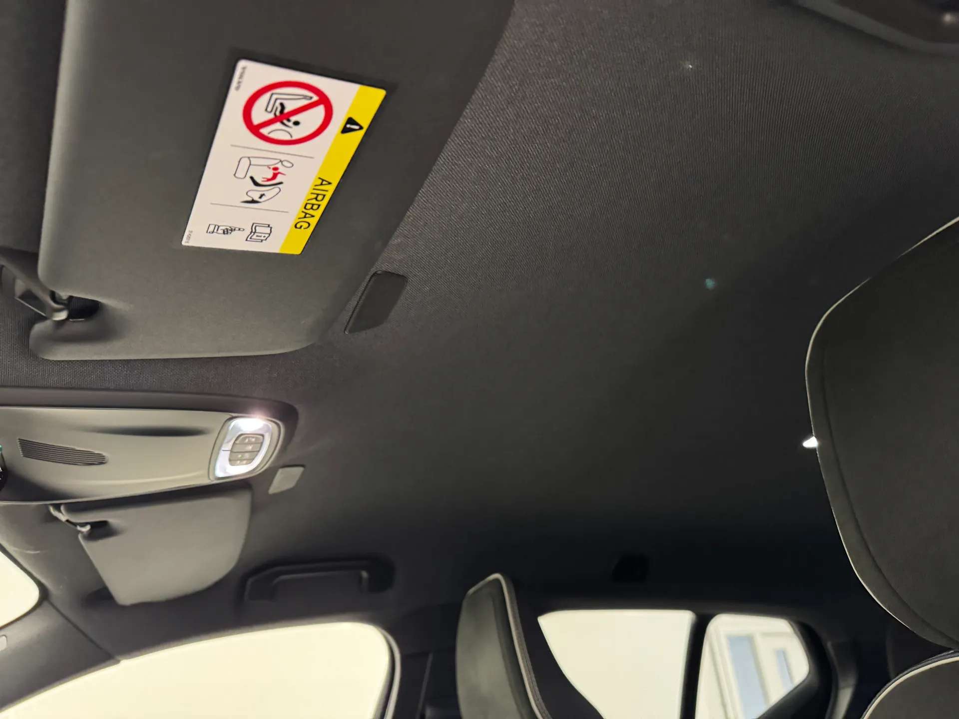 2021 VOLVO XC40 2021 VOLVO XC40