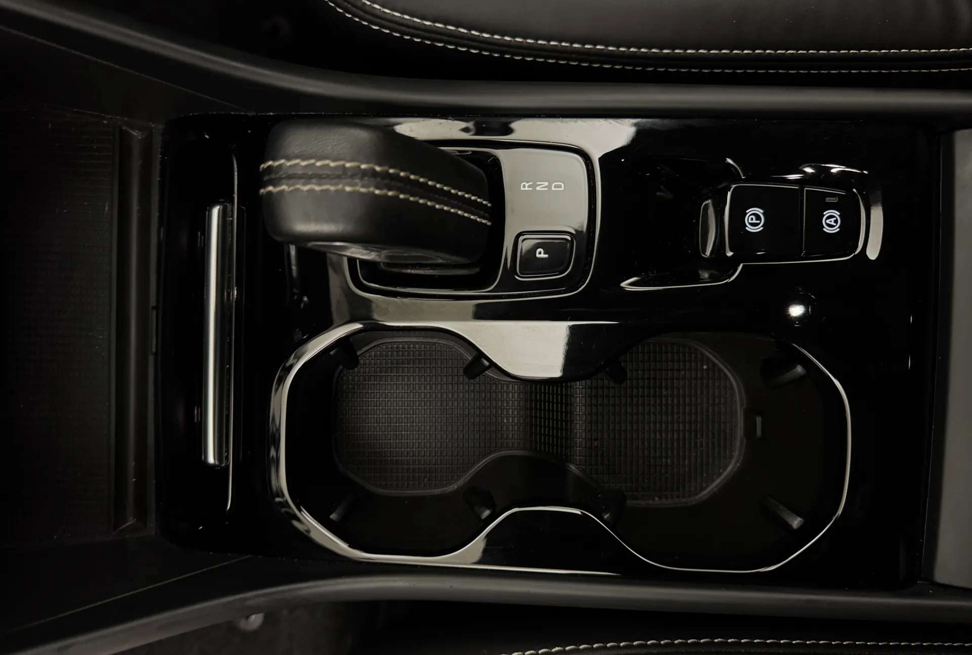 2021 VOLVO XC40 2021 VOLVO XC40