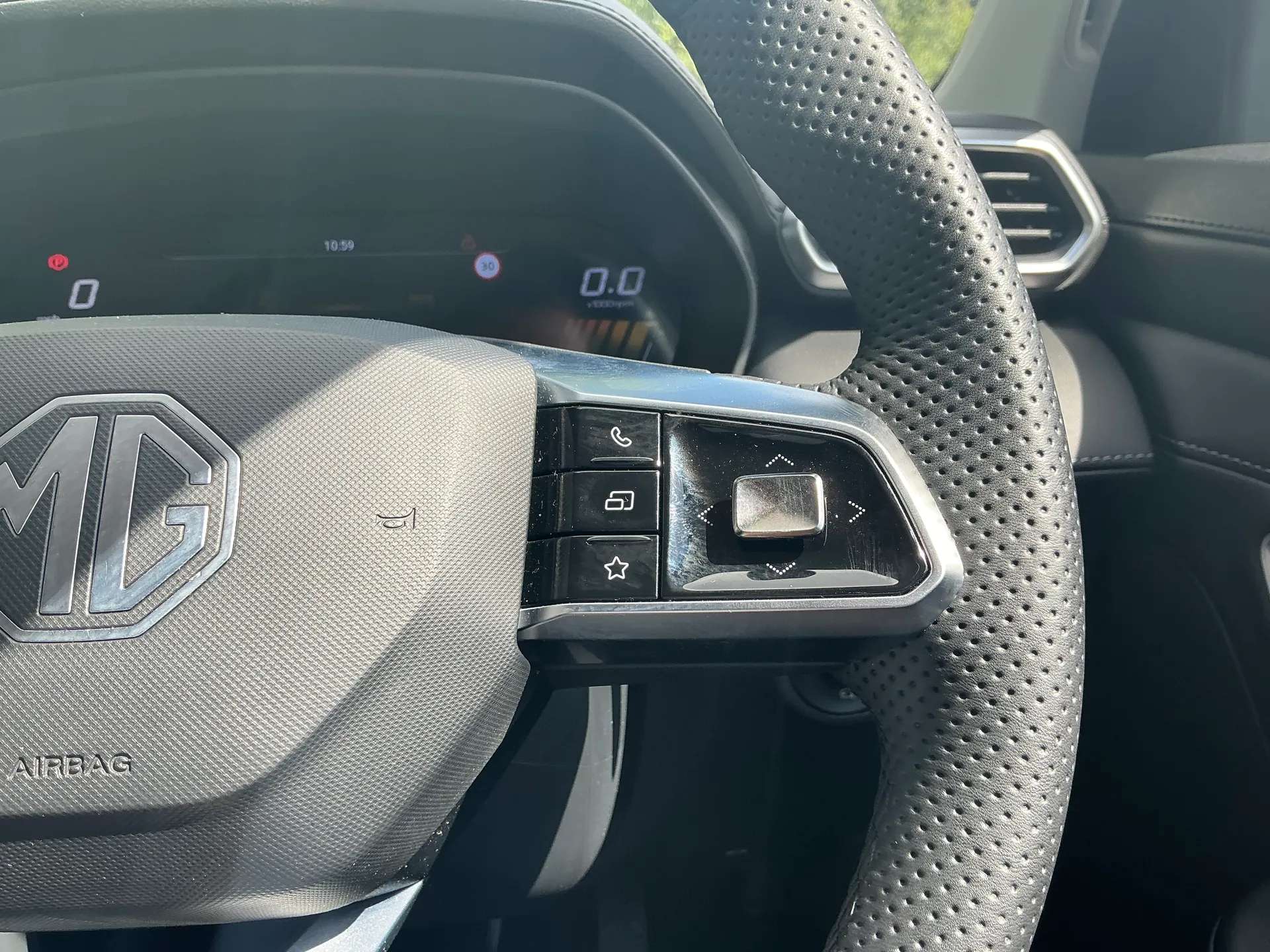 2025 MG ZS 2025 MG ZS