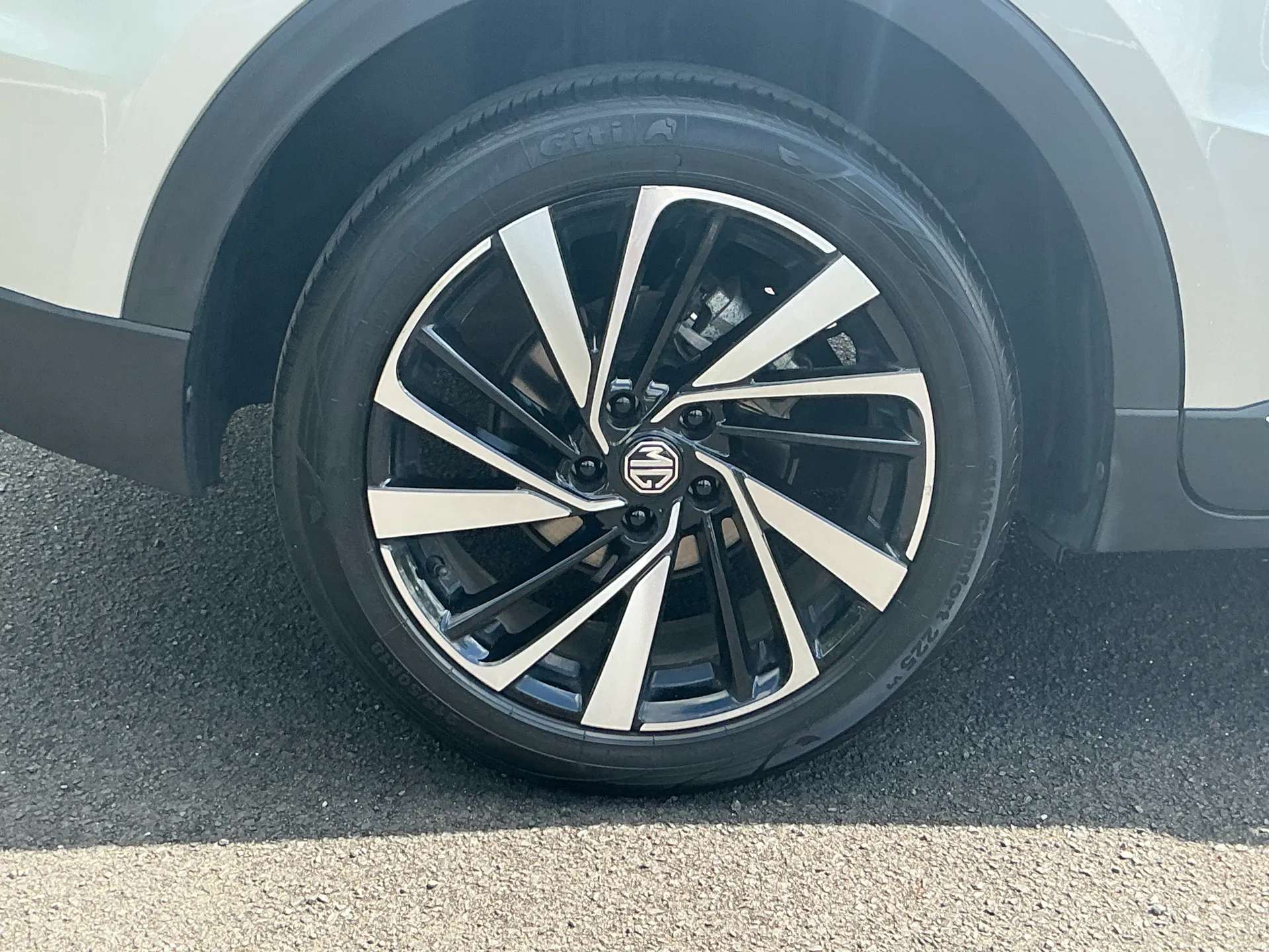 2025 MG ZS 2025 MG ZS