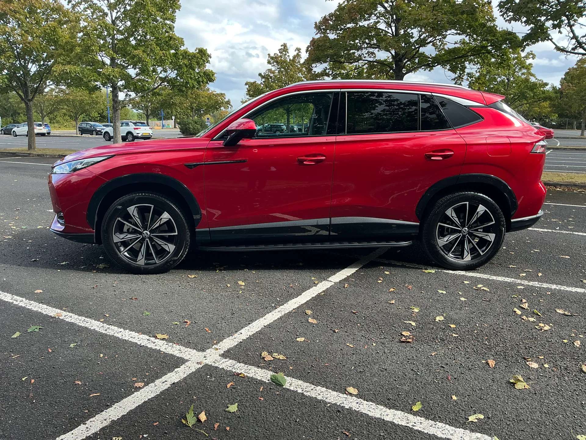 A 2026 MG HS 1.5 T-GDI PHEV Trophy 5dr Auto A 2026 MG HS 1.5 T-GDI PHEV Trophy 5dr Auto
