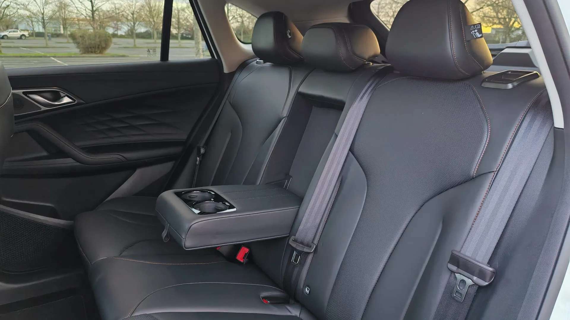 A 2025 MG MOTOR UK HS 1.5 T-GDI PHEV Trophy 5dr Auto A 2025 MG MOTOR UK HS 1.5 T-GDI PHEV Trophy 5dr Auto