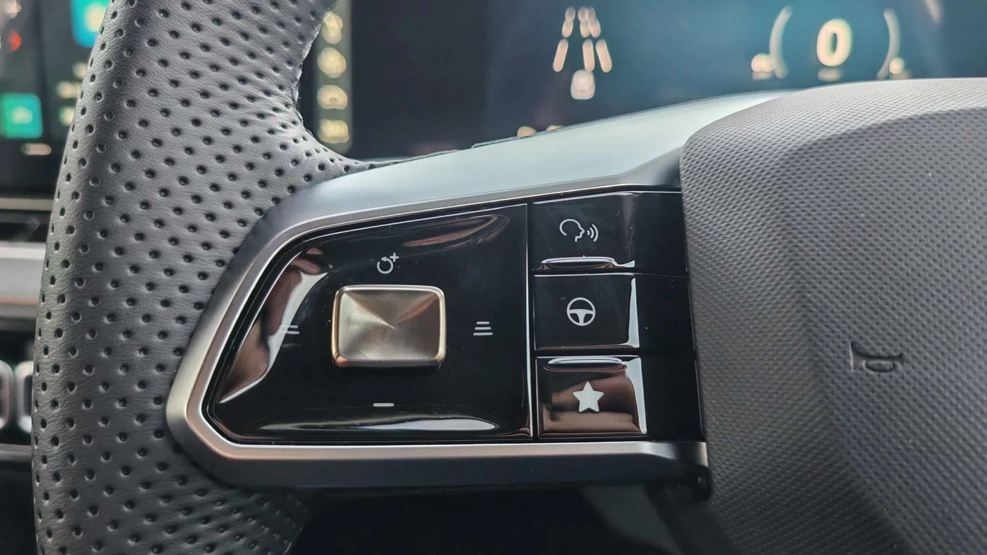 2025 MG MOTOR UK HS 2025 MG MOTOR UK HS