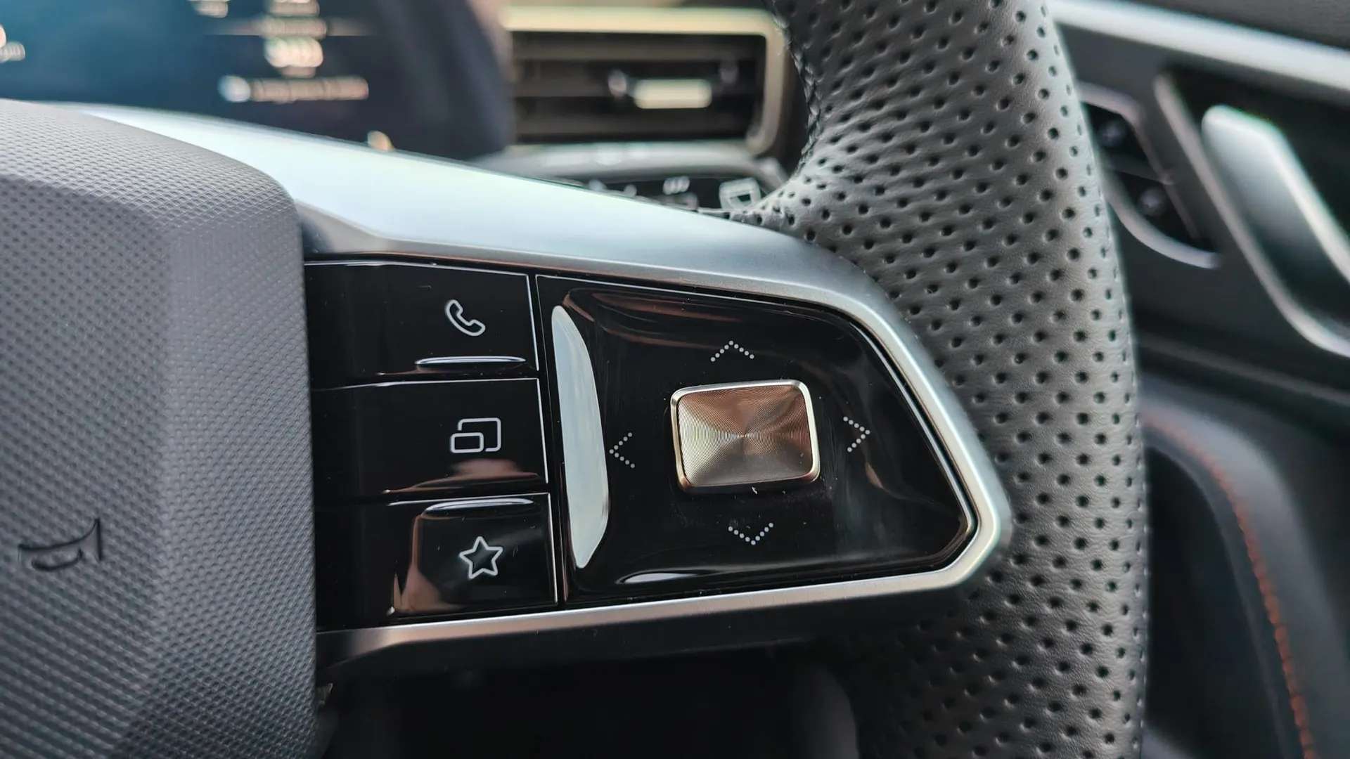 2025 MG MOTOR UK HS 2025 MG MOTOR UK HS