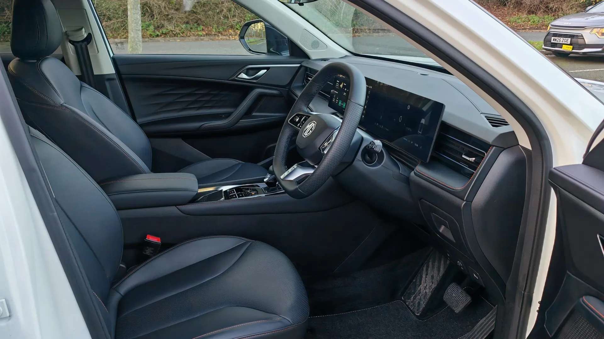 2025 MG MOTOR UK HS 2025 MG MOTOR UK HS