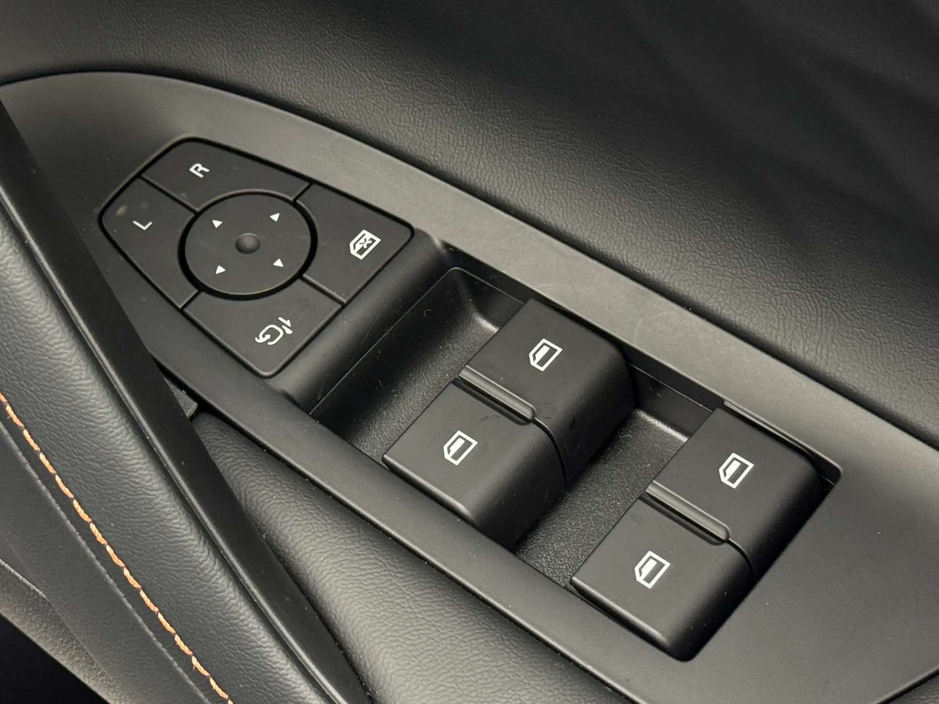 2025 MG MOTOR UK HS 2025 MG MOTOR UK HS