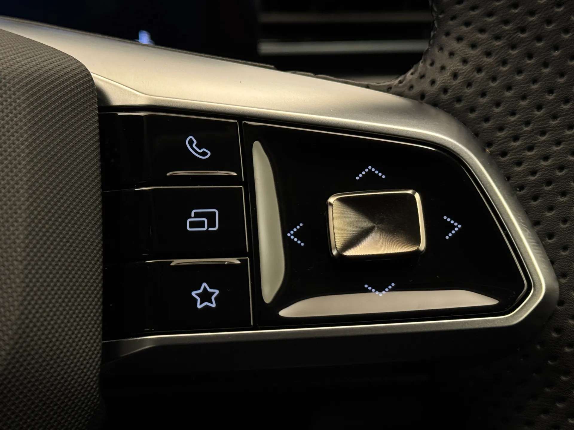 2025 MG MOTOR UK HS 2025 MG MOTOR UK HS