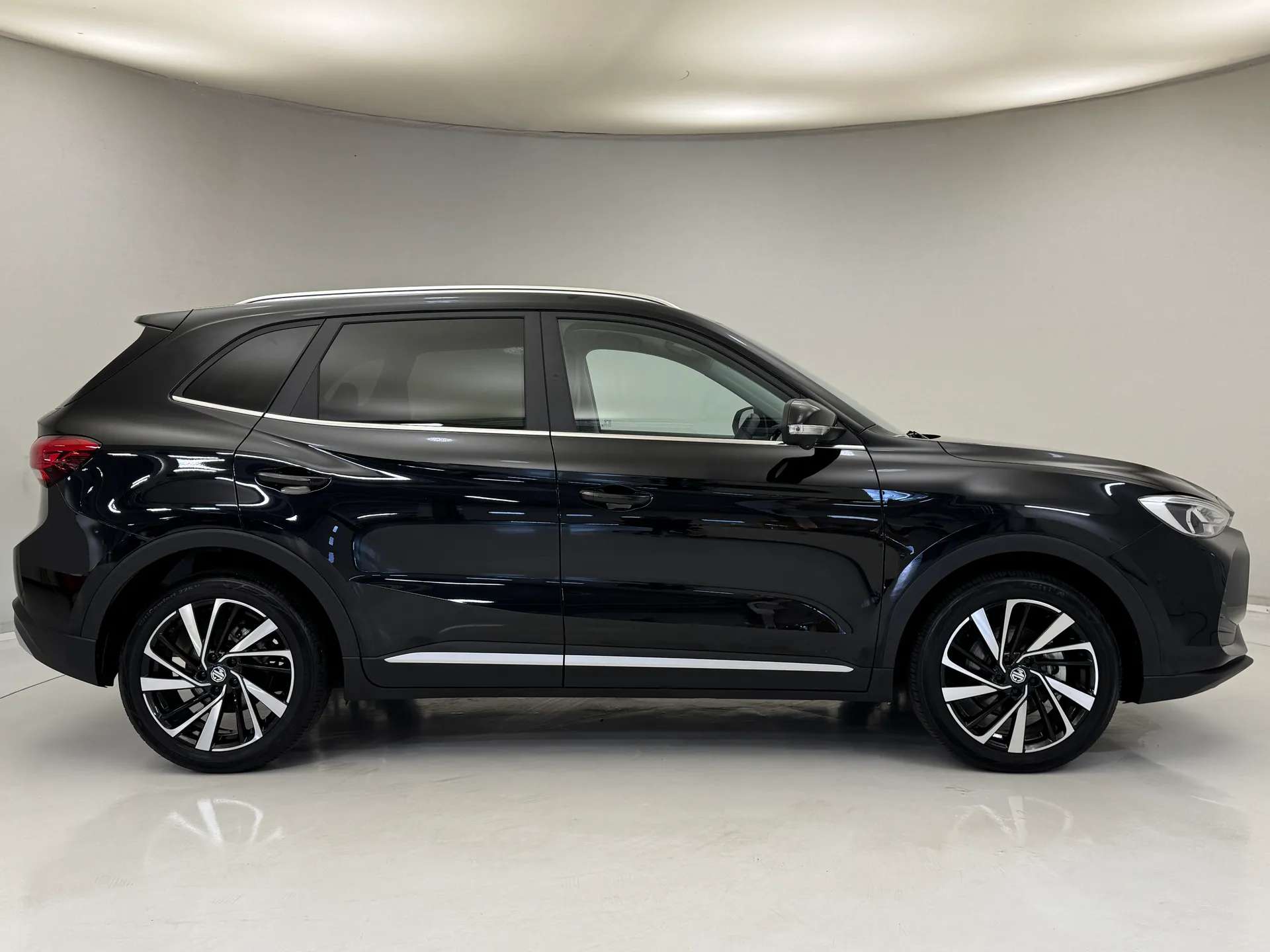 A 2025 MG ZS 1.5 Hybrid+ Trophy 5dr Auto â½ 1.5 Petrol Hybrid AUTOMATICâ½ A 2025 MG ZS 1.5 Hybrid+ Trophy 5dr Auto â½ 1.5 Petrol Hybrid AUTOMATICâ½