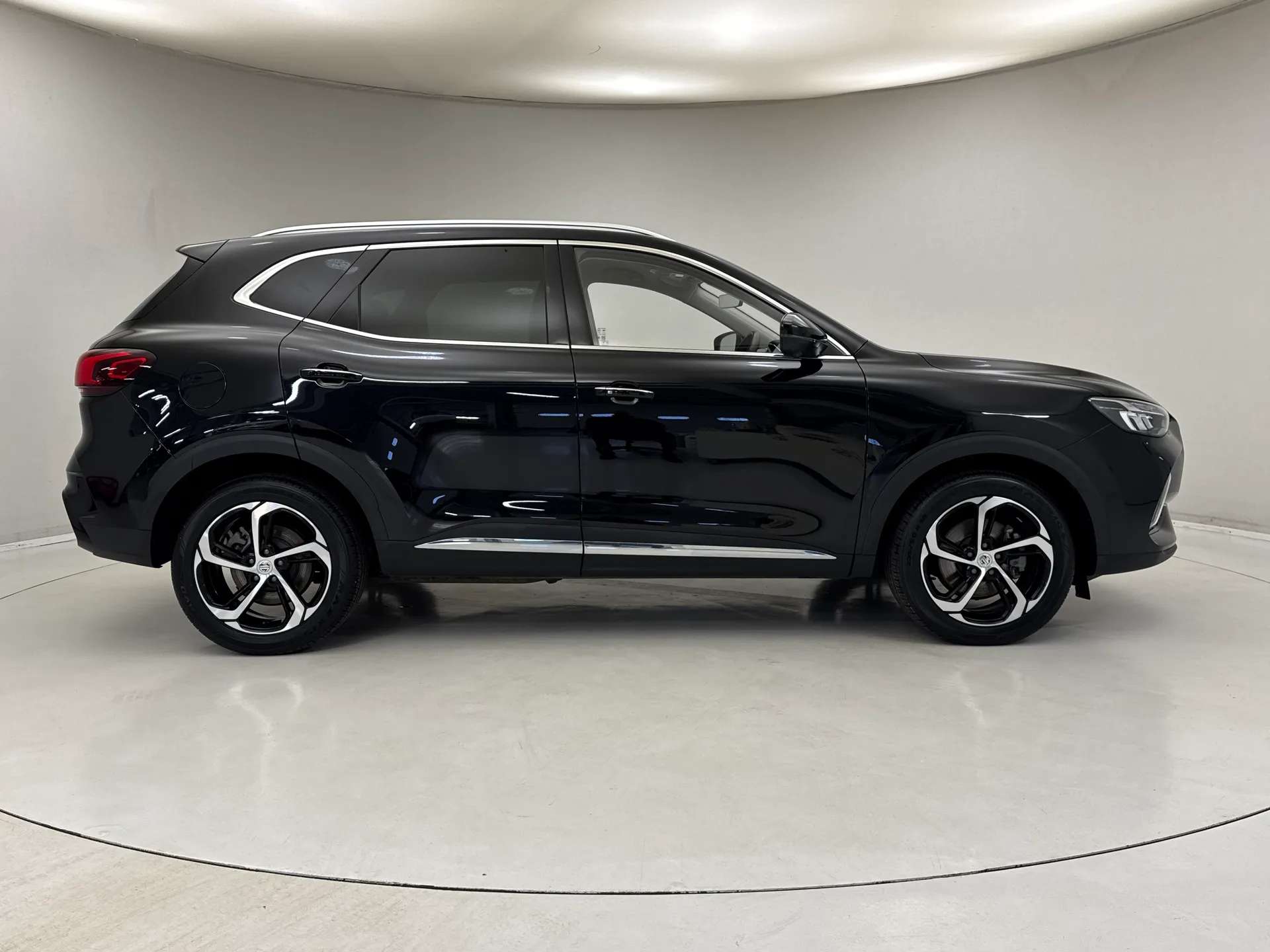 A 2024 MG MOTOR UK HS 1.5 T-GDI PHEV Trophy 5dr Auto â
PLUG IN HYBRID â
A 2024 MG MOTOR UK HS 1.5 T-GDI PHEV Trophy 5dr Auto â
PLUG IN HYBRID â