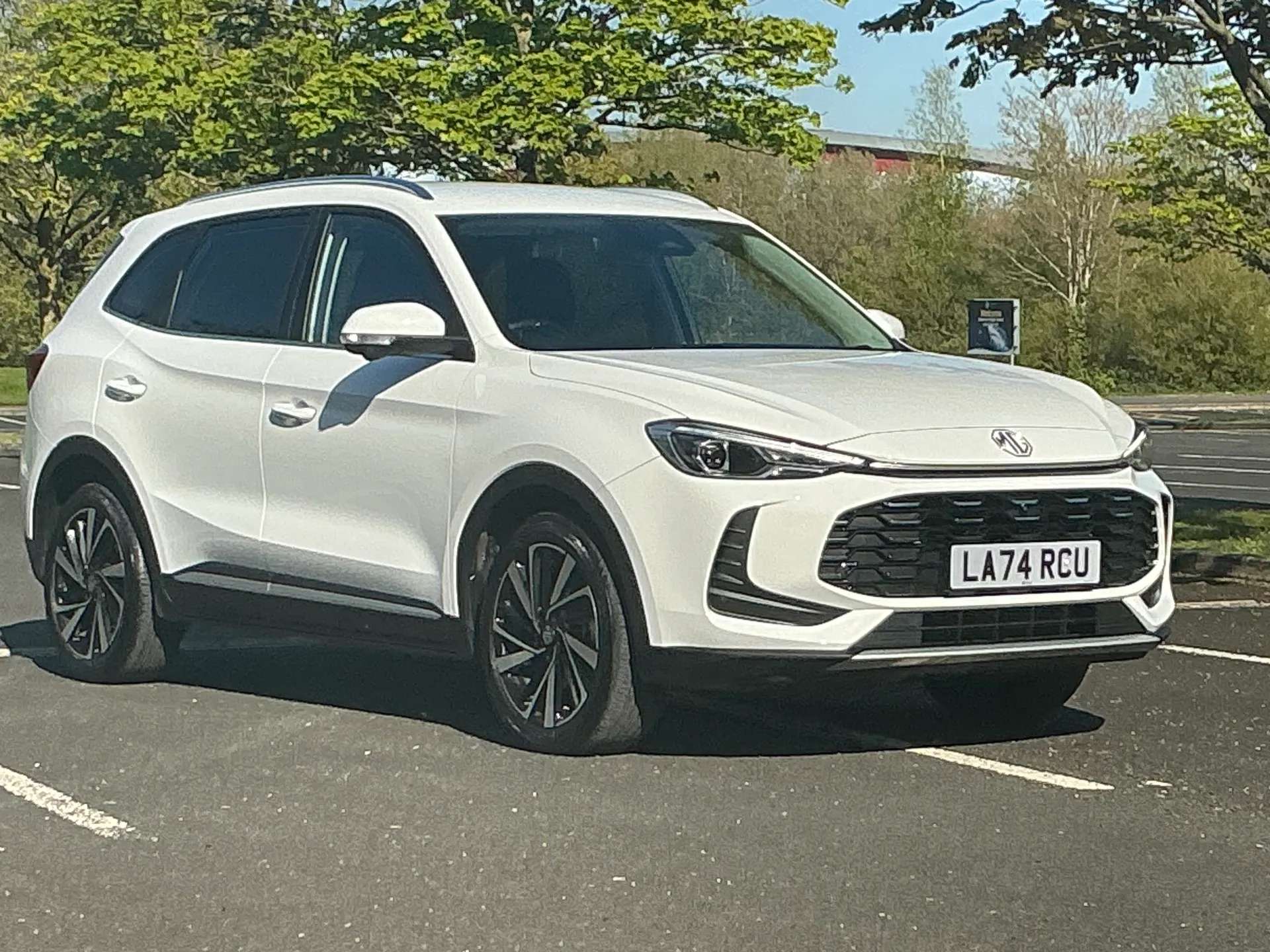 A 2024 MG MOTOR UK ZS 1.5 Hybrid+ Trophy 5dr Auto A 2024 MG MOTOR UK ZS 1.5 Hybrid+ Trophy 5dr Auto