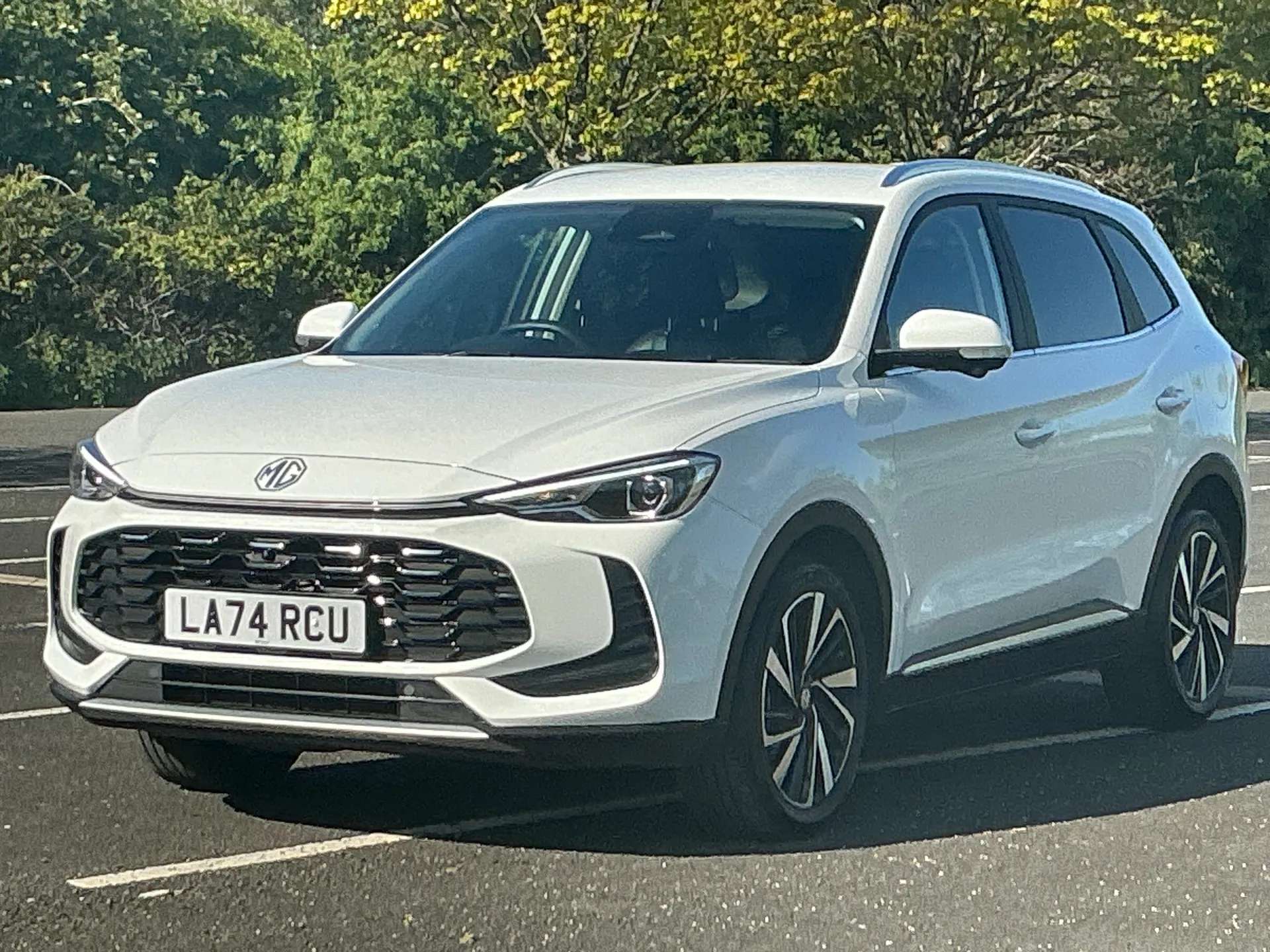 A 2024 MG MOTOR UK ZS 1.5 Hybrid+ Trophy 5dr Auto A 2024 MG MOTOR UK ZS 1.5 Hybrid+ Trophy 5dr Auto