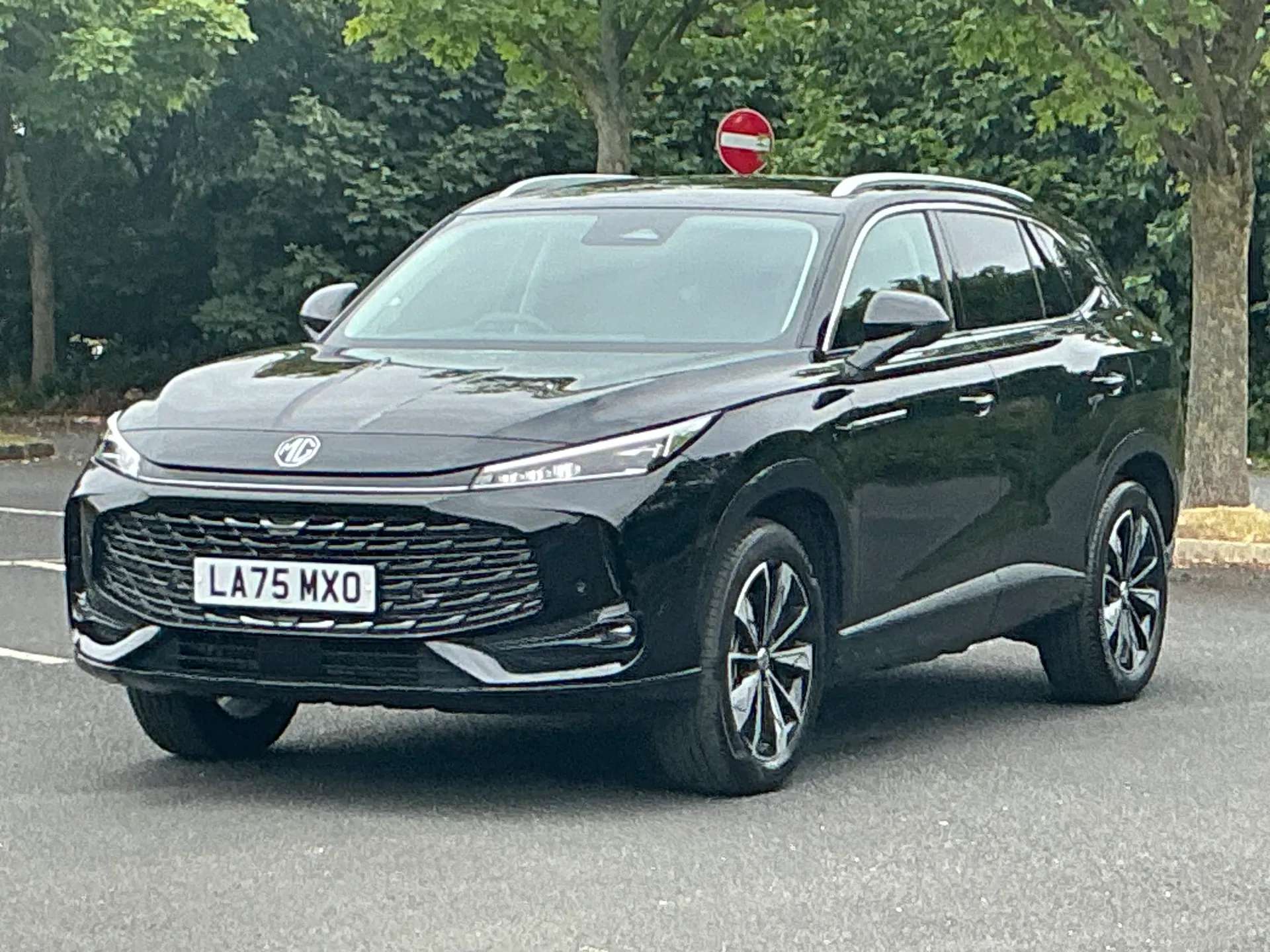 A 2025 MG HS 1.5 T-GDI Hybrid+ Trophy 5dr Auto A 2025 MG HS 1.5 T-GDI Hybrid+ Trophy 5dr Auto