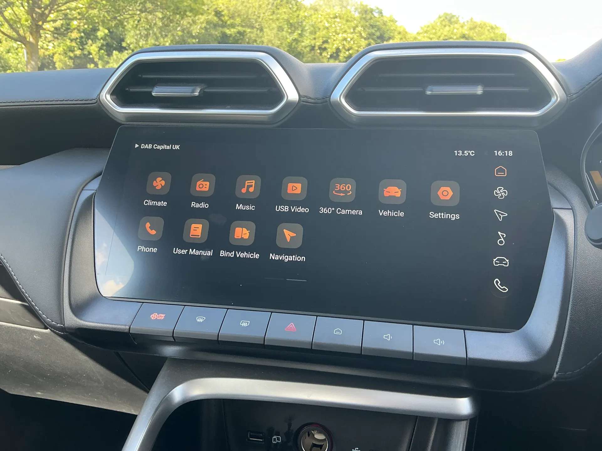2025 MG ZS 2025 MG ZS