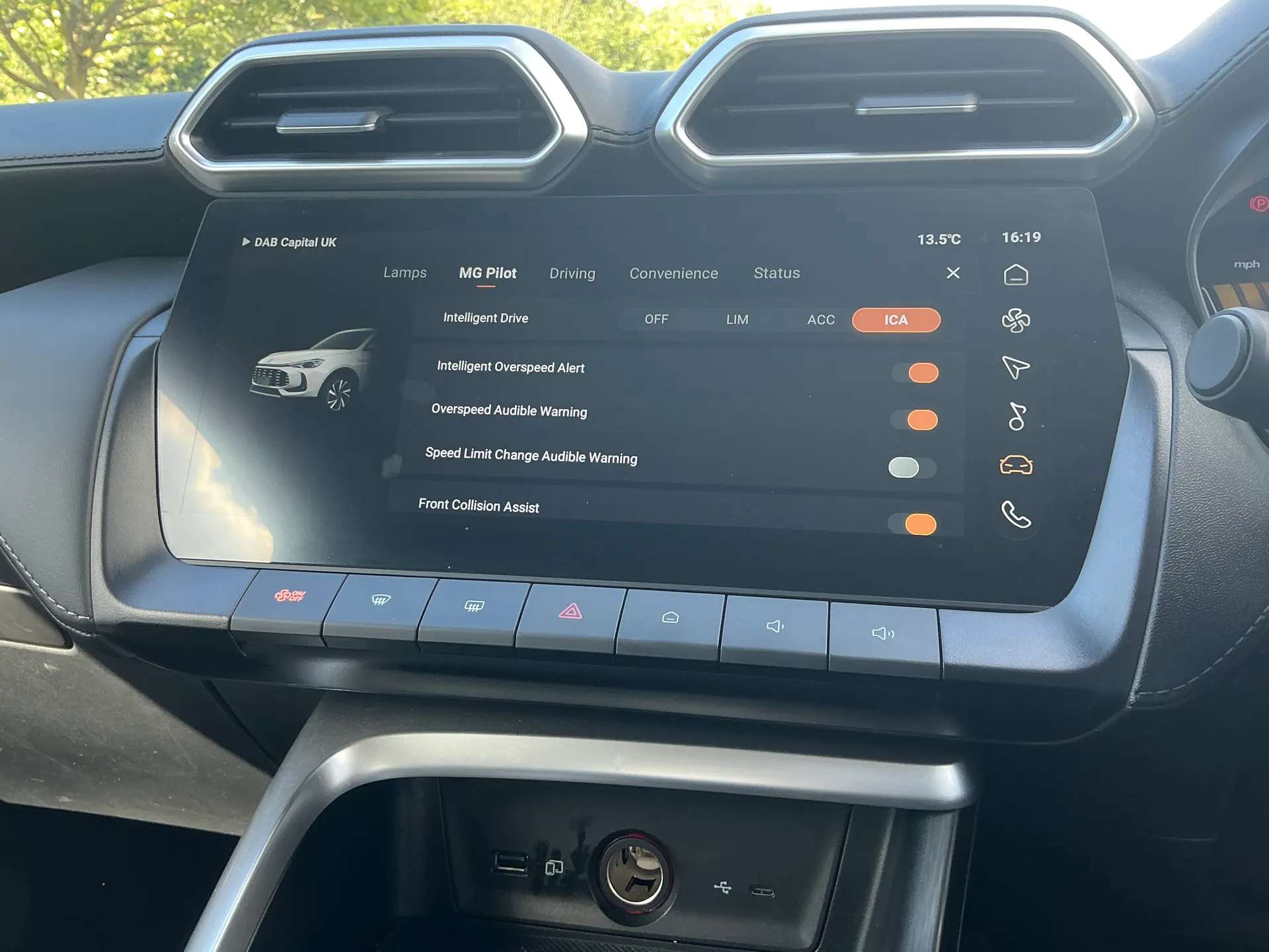 2025 MG ZS 2025 MG ZS