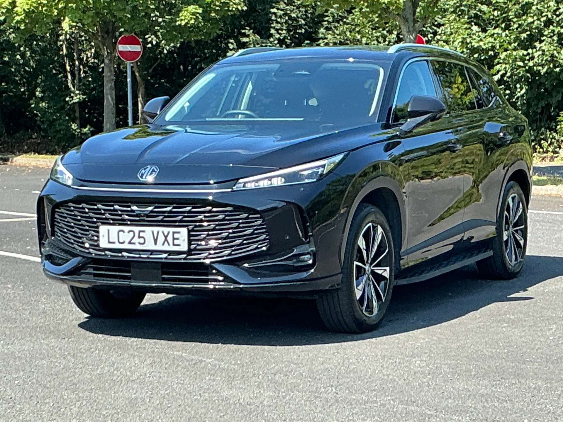 A 2025 MG HS 1.5 T-GDI PHEV Trophy 5dr Auto A 2025 MG HS 1.5 T-GDI PHEV Trophy 5dr Auto