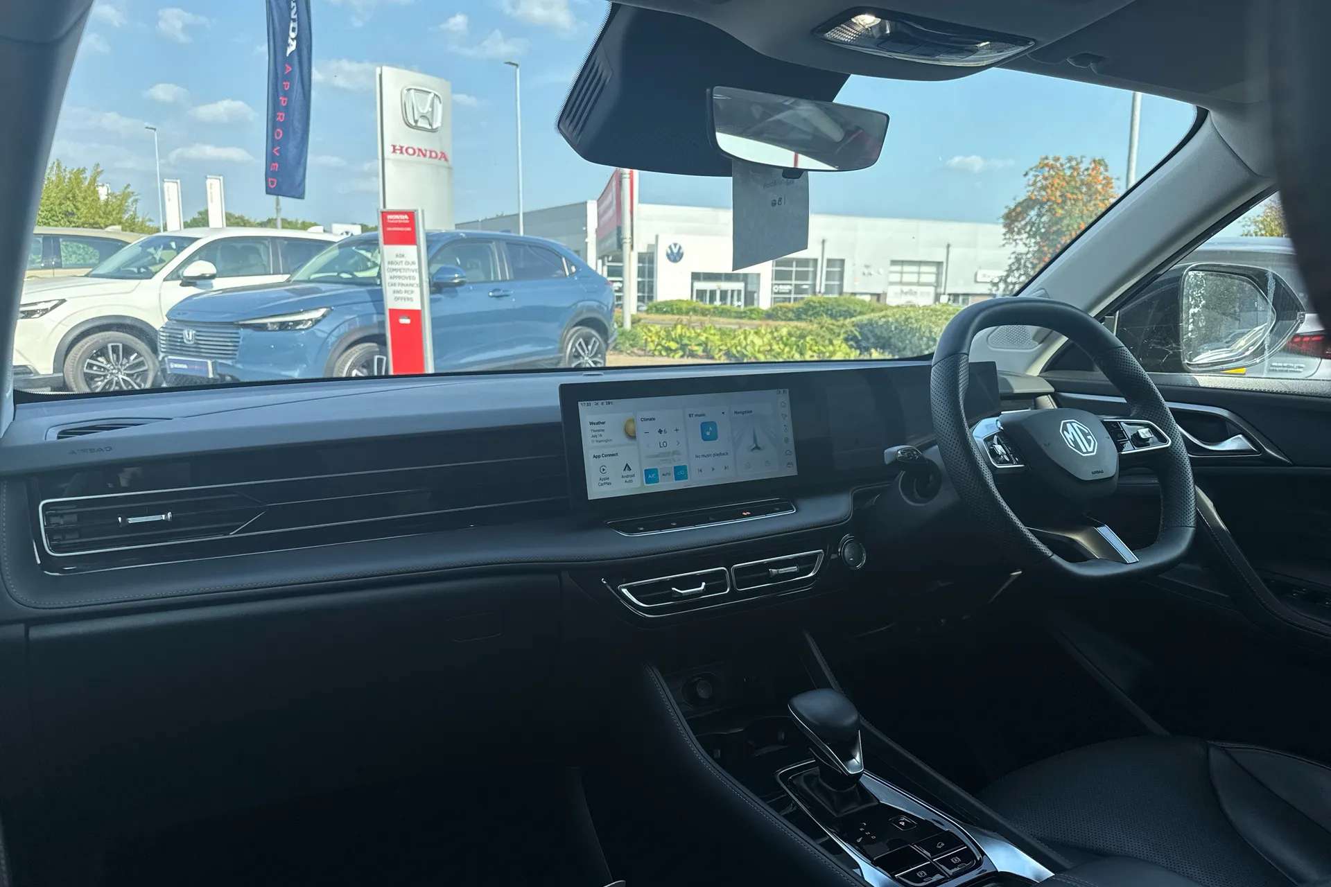 A 2025 MG HS 1.5 T-GDI PHEV Trophy 5dr Auto A 2025 MG HS 1.5 T-GDI PHEV Trophy 5dr Auto