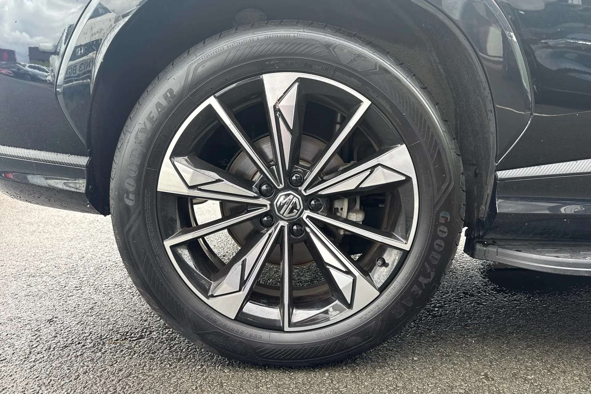 A 2025 MG HS 1.5 T-GDI PHEV Trophy 5dr Auto A 2025 MG HS 1.5 T-GDI PHEV Trophy 5dr Auto