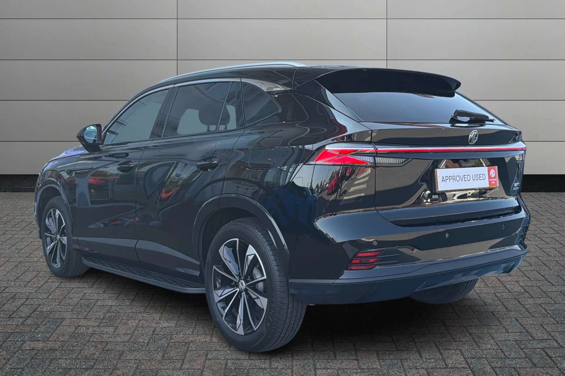 A 2025 MG HS 1.5 T-GDI PHEV Trophy 5dr Auto A 2025 MG HS 1.5 T-GDI PHEV Trophy 5dr Auto
