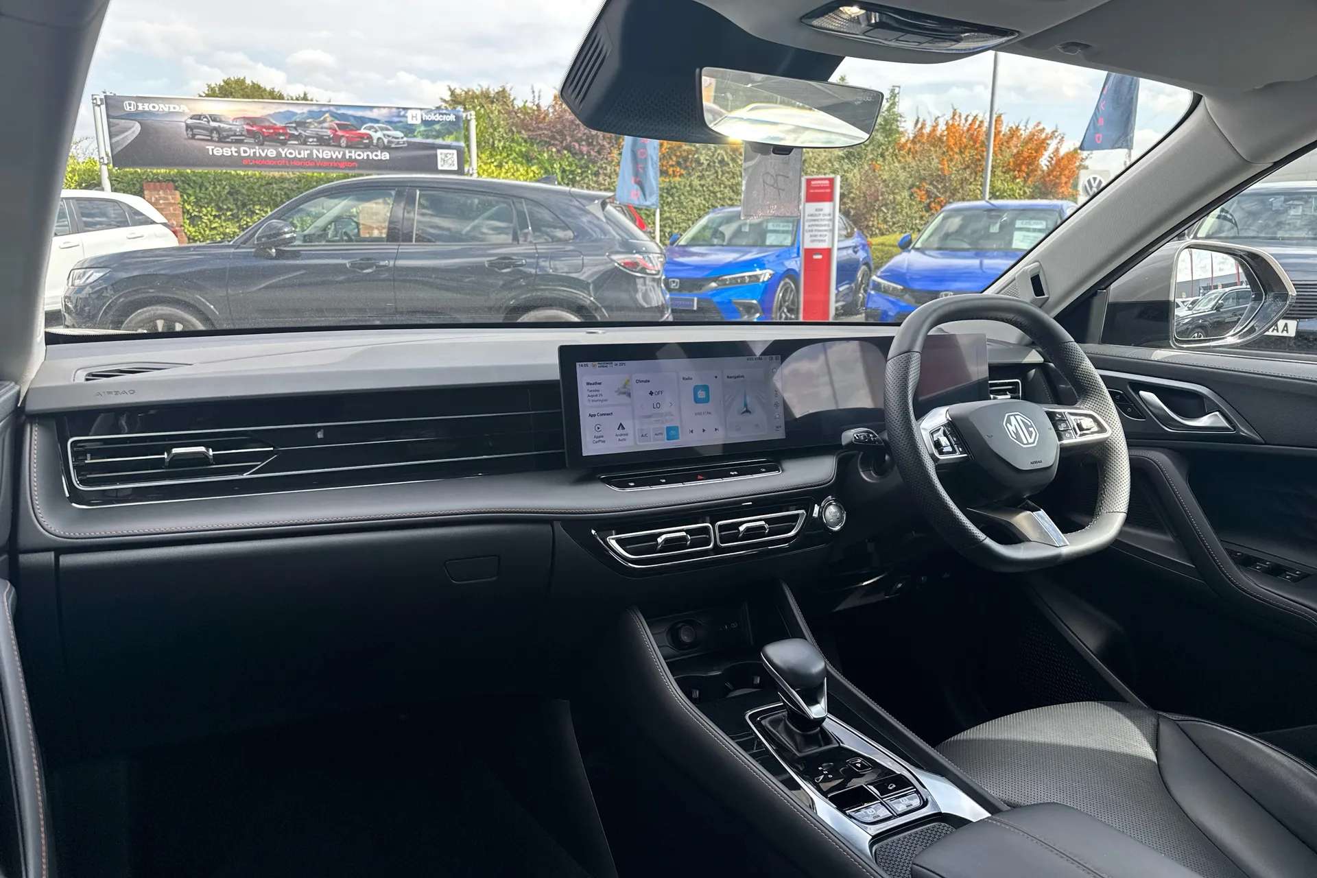 A 2025 MG HS 1.5 T-GDI PHEV Trophy 5dr Auto A 2025 MG HS 1.5 T-GDI PHEV Trophy 5dr Auto