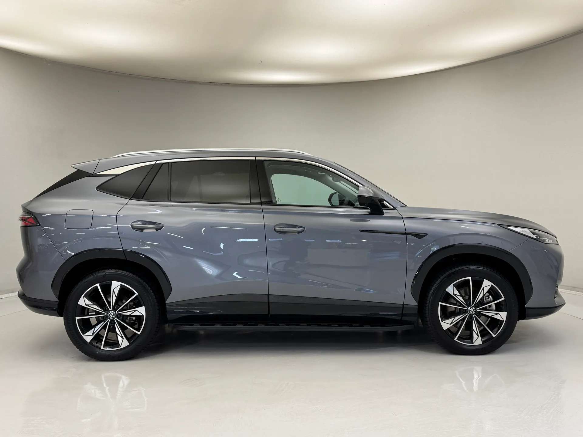 A 2025 MG HS 1.5 T-GDI PHEV Trophy 5dr Auto â½â¡ Petrol Plug-in Hybrid A 2025 MG HS 1.5 T-GDI PHEV Trophy 5dr Auto â½â¡ Petrol Plug-in Hybrid