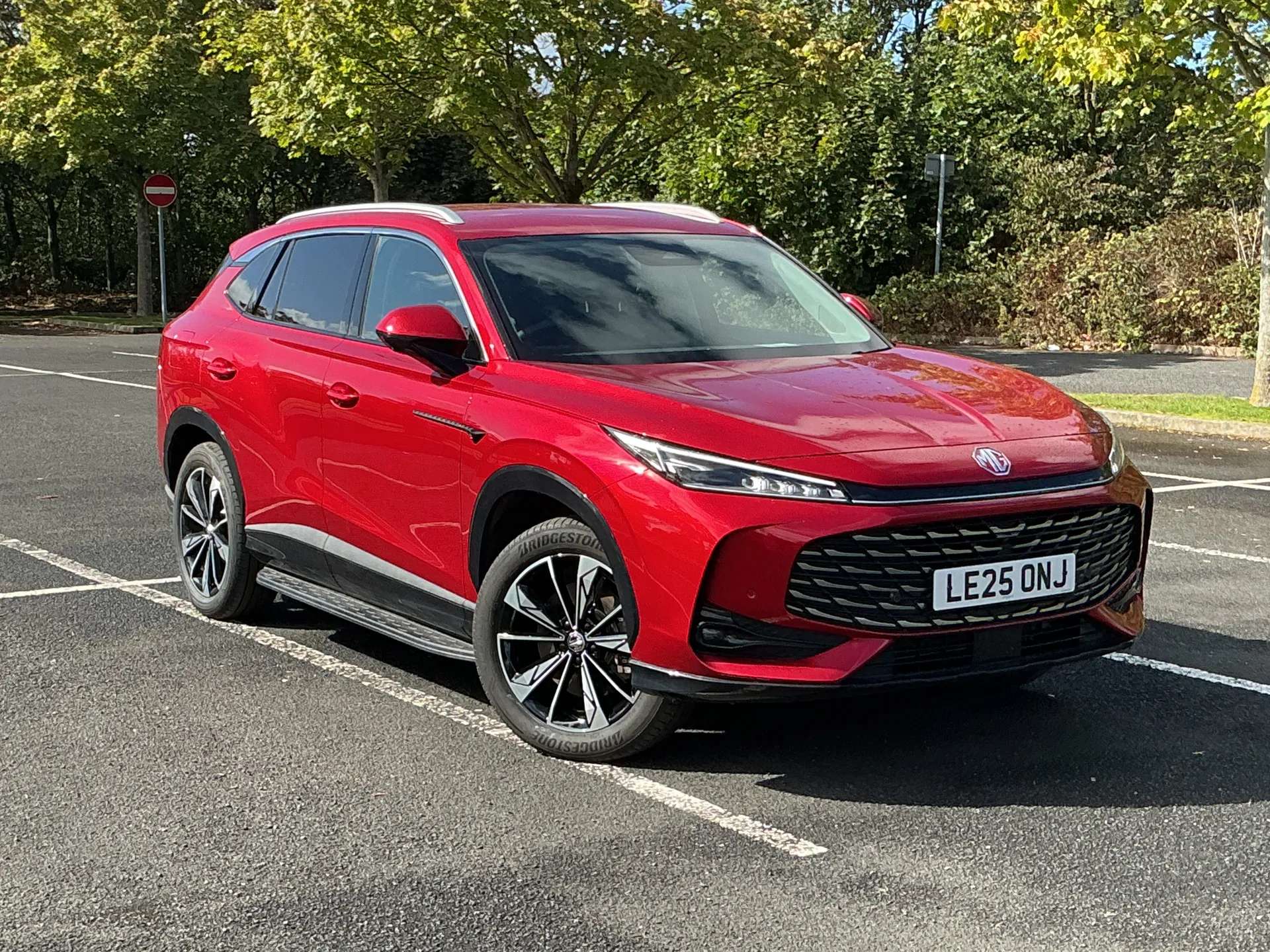 A 2025 MG HS 1.5 T-GDI PHEV Trophy 5dr Auto A 2025 MG HS 1.5 T-GDI PHEV Trophy 5dr Auto