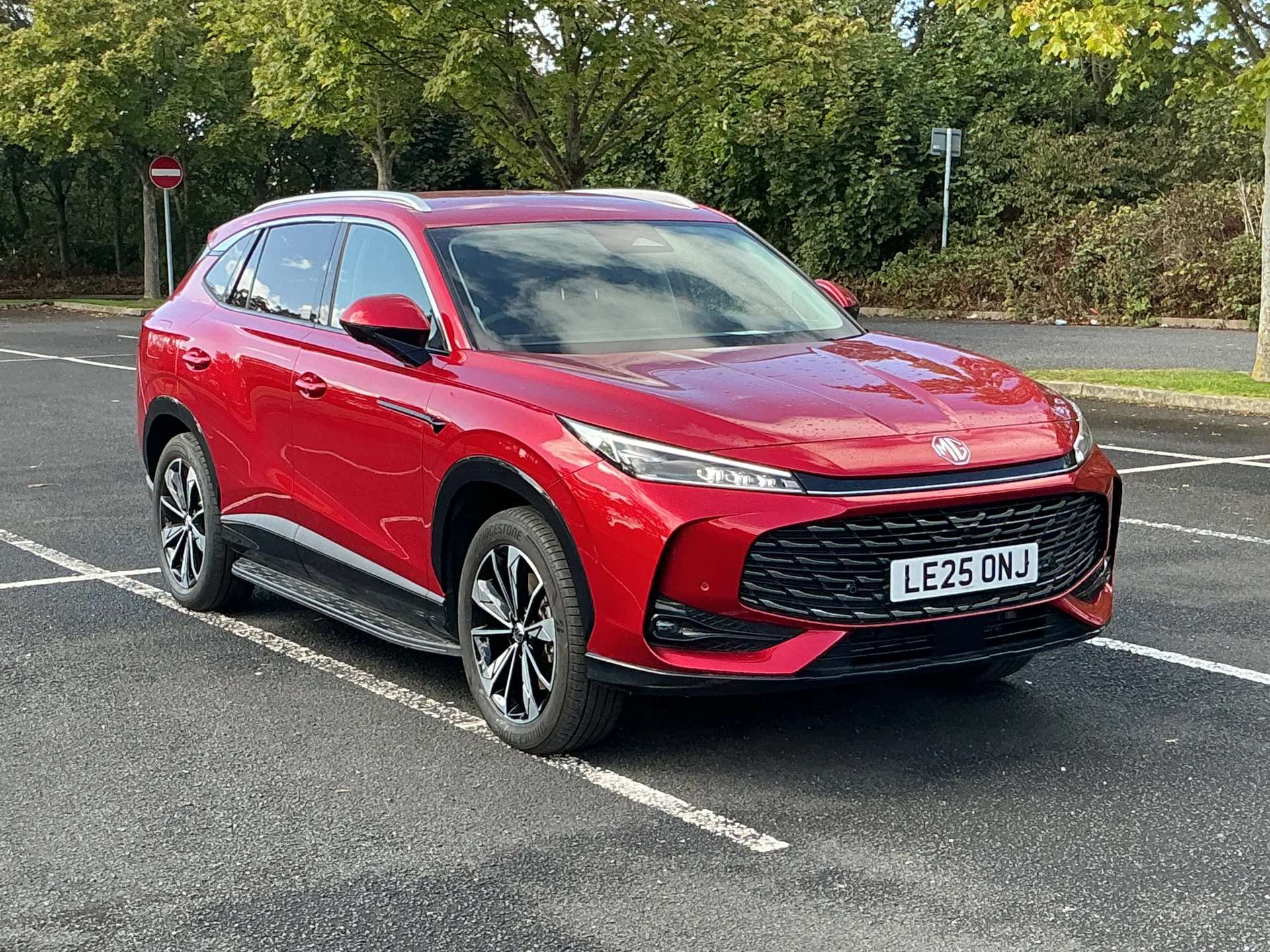 A 2025 MG HS 1.5 T-GDI PHEV Trophy 5dr Auto A 2025 MG HS 1.5 T-GDI PHEV Trophy 5dr Auto