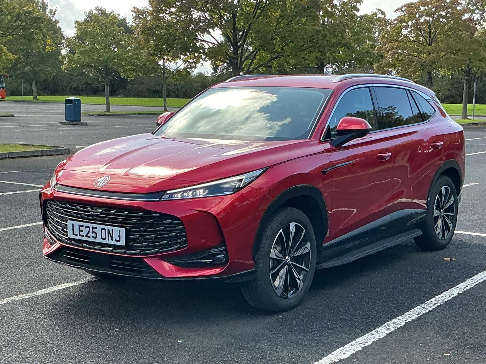 A 2025 MG HS 1.5 T-GDI PHEV Trophy 5dr Auto A 2025 MG HS 1.5 T-GDI PHEV Trophy 5dr Auto