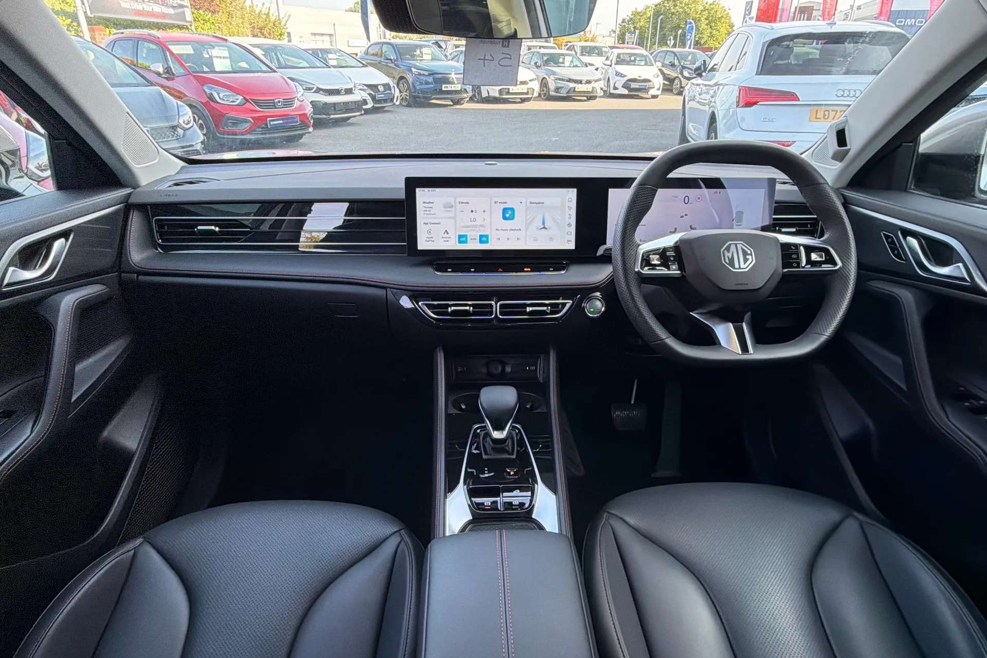 A 2025 MG HS 1.5 T-GDI PHEV Trophy 5dr Auto A 2025 MG HS 1.5 T-GDI PHEV Trophy 5dr Auto