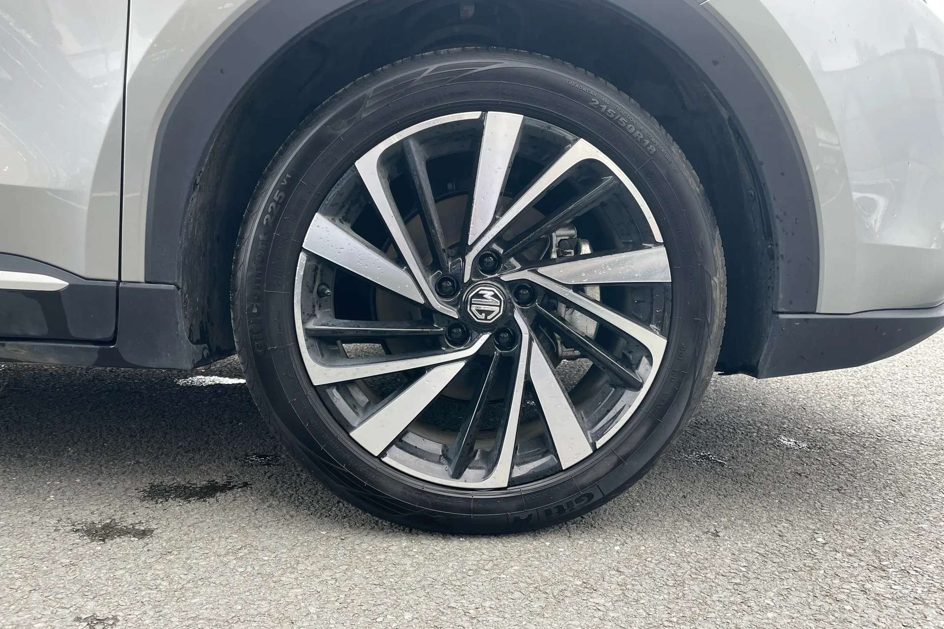 A 2024 MG MOTOR UK ZS 1.5 Hybrid+ Trophy 5dr Auto A 2024 MG MOTOR UK ZS 1.5 Hybrid+ Trophy 5dr Auto