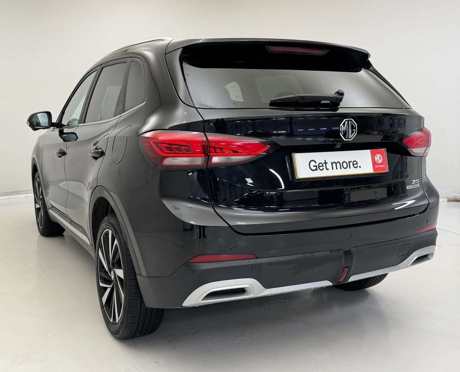 A 2025 MG MOTOR UK ZS 1.5 Hybrid+ Trophy 5dr Auto â
£750 + 8.9% APR â
A 2025 MG MOTOR UK ZS 1.5 Hybrid+ Trophy 5dr Auto â
£750 + 8.9% APR â