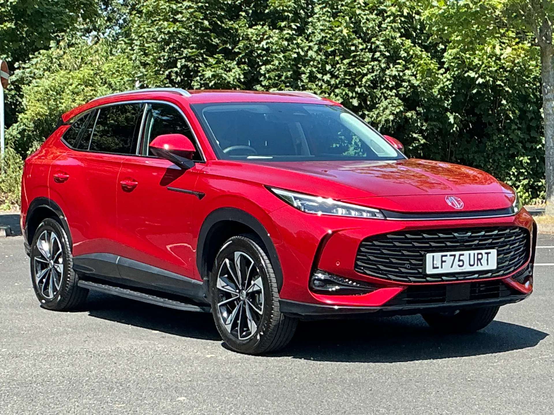 A 2025 MG HS 1.5 T-GDI PHEV Trophy 5dr Auto A 2025 MG HS 1.5 T-GDI PHEV Trophy 5dr Auto